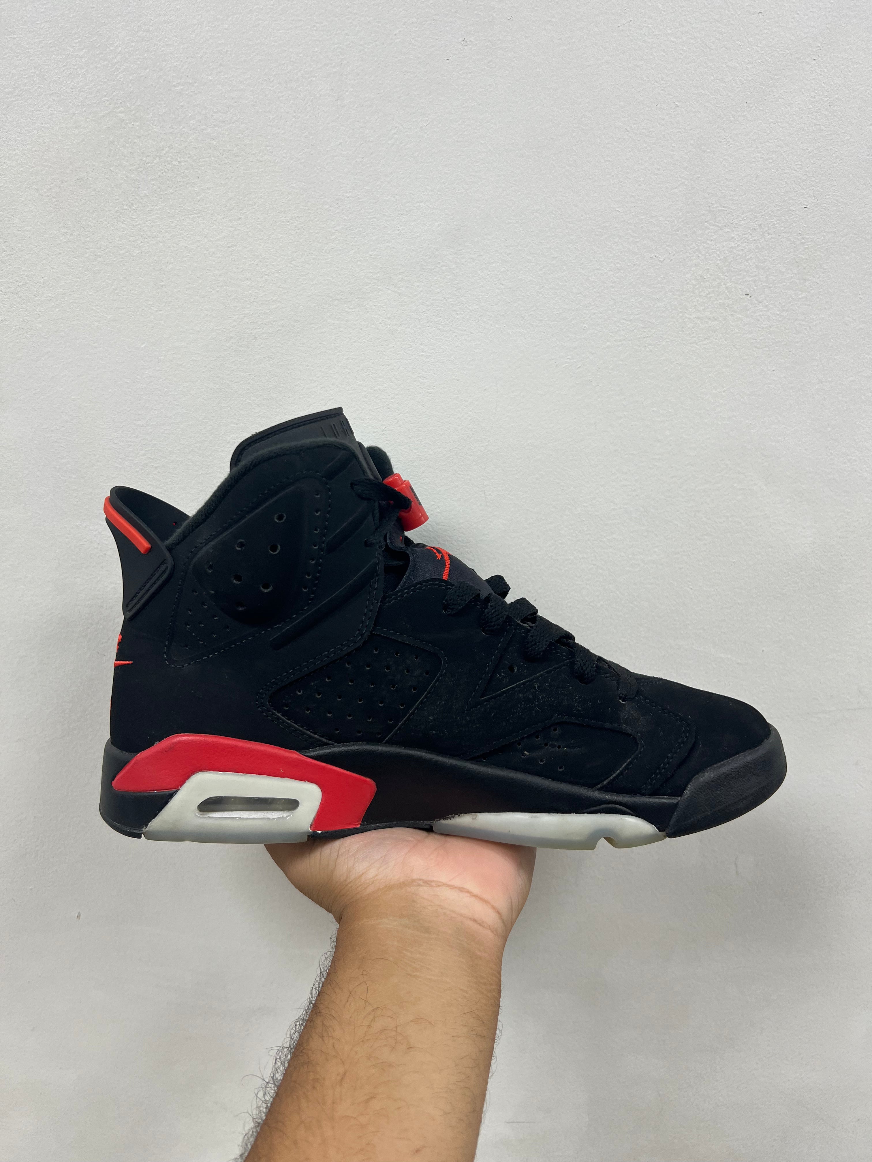 Jordan 6 Infrared Sneakers