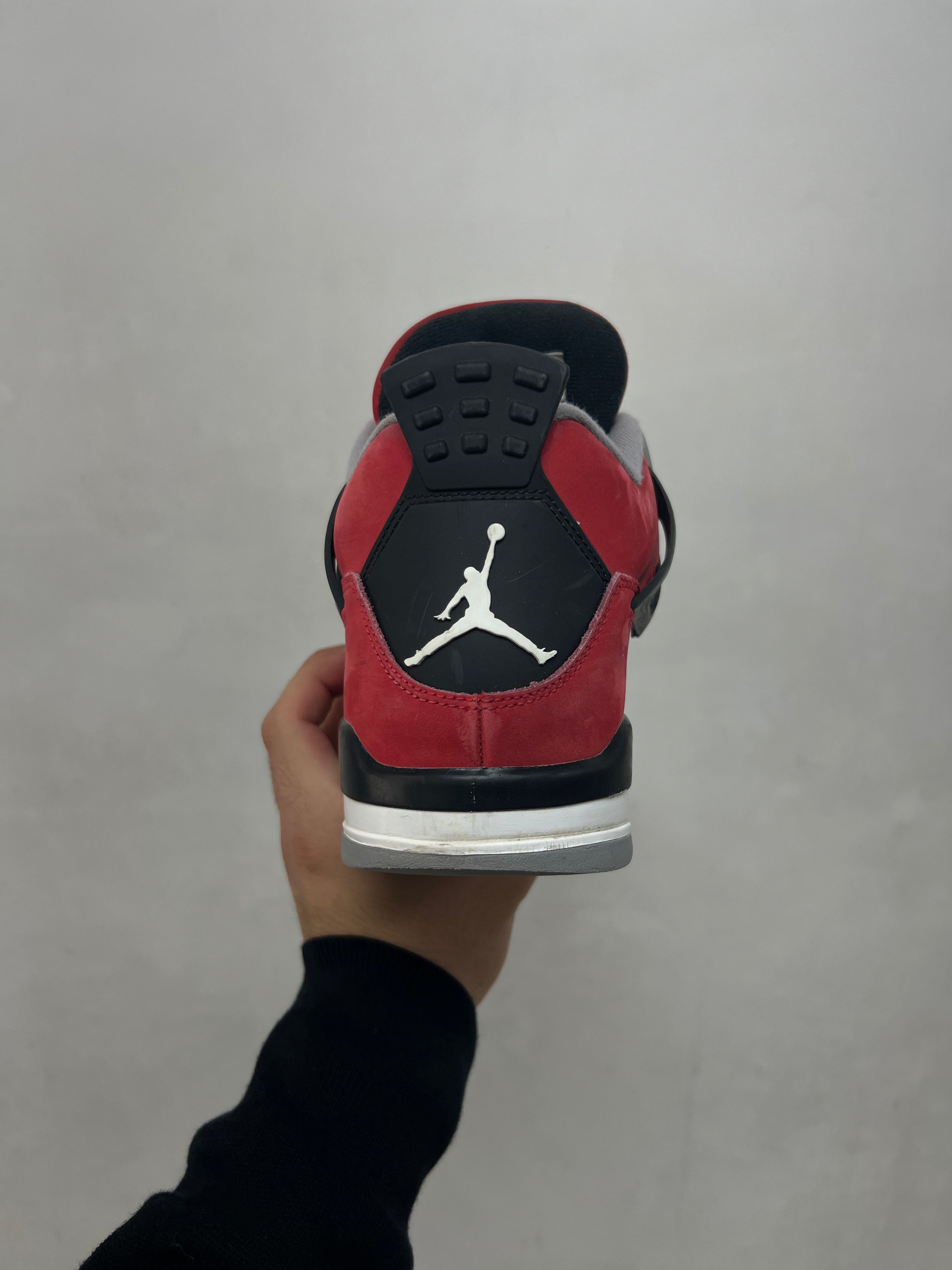 Jordan 4 Toro Sneakers