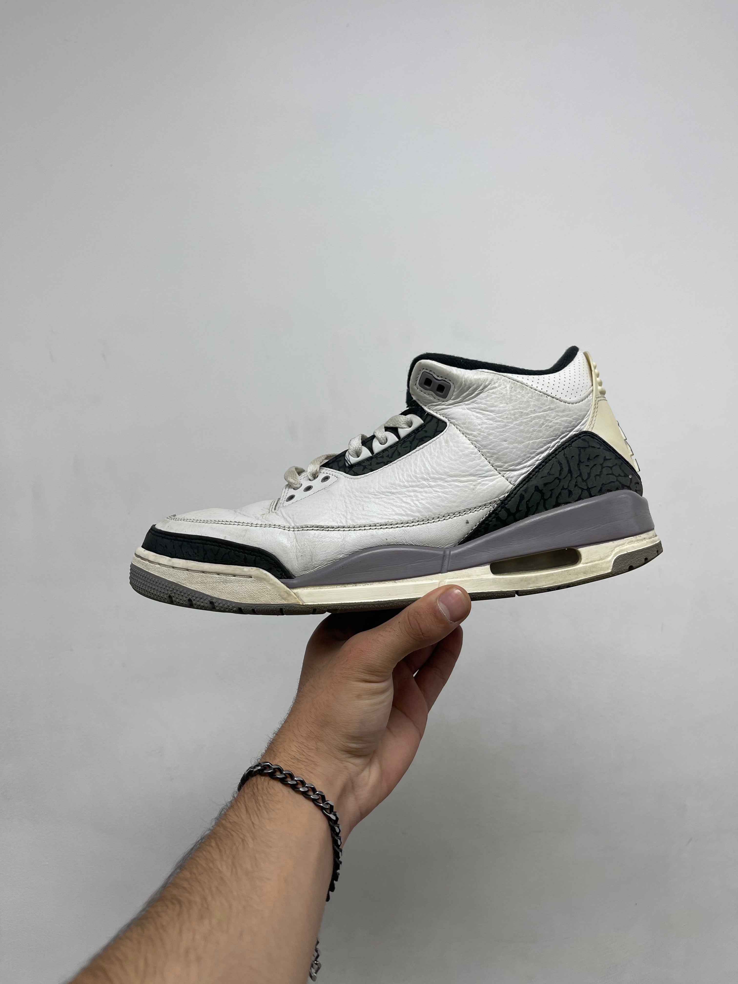 Jordan 3 Cement Grey Sneakers