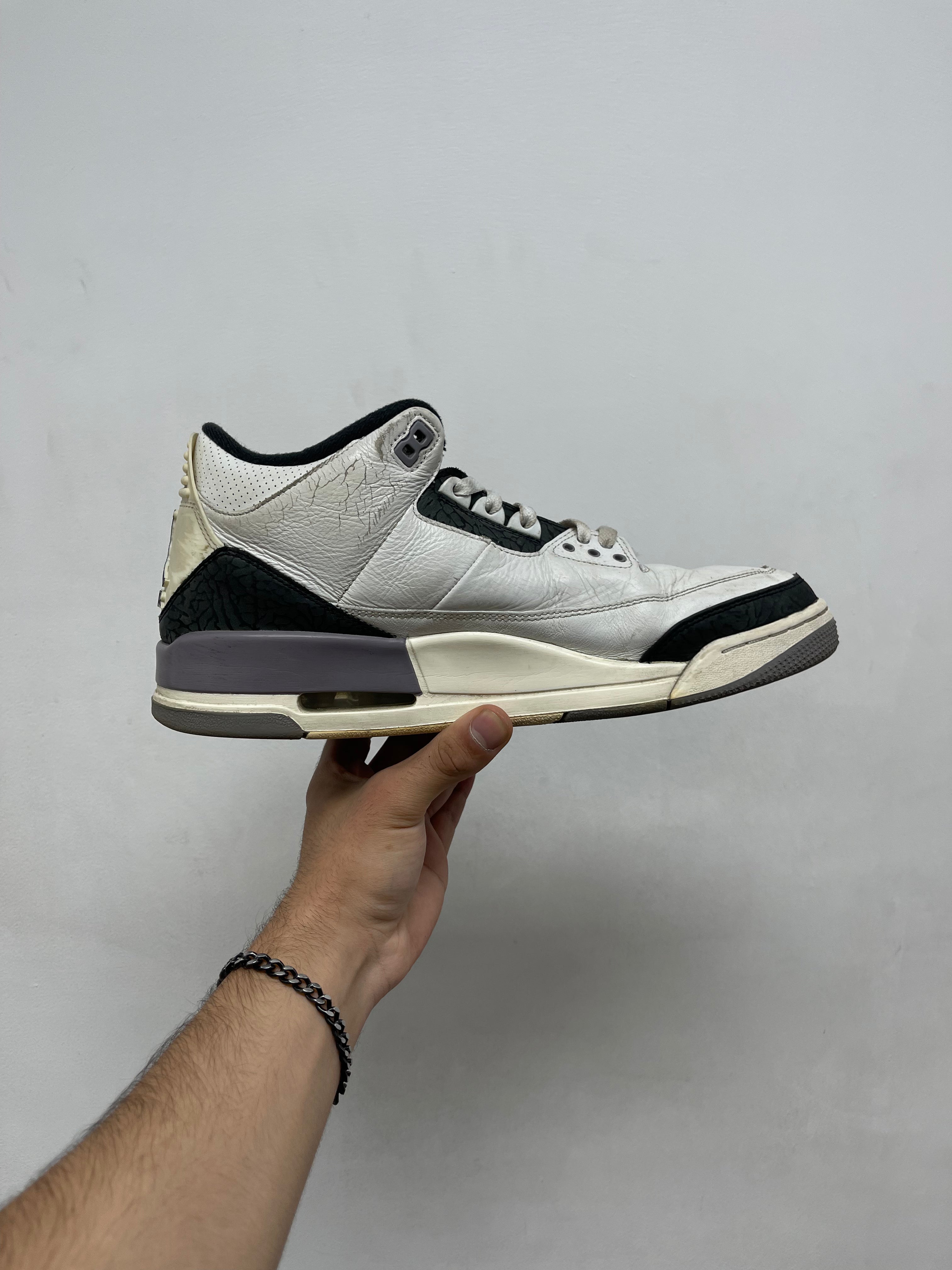 Jordan 3 Cement Grey Sneakers