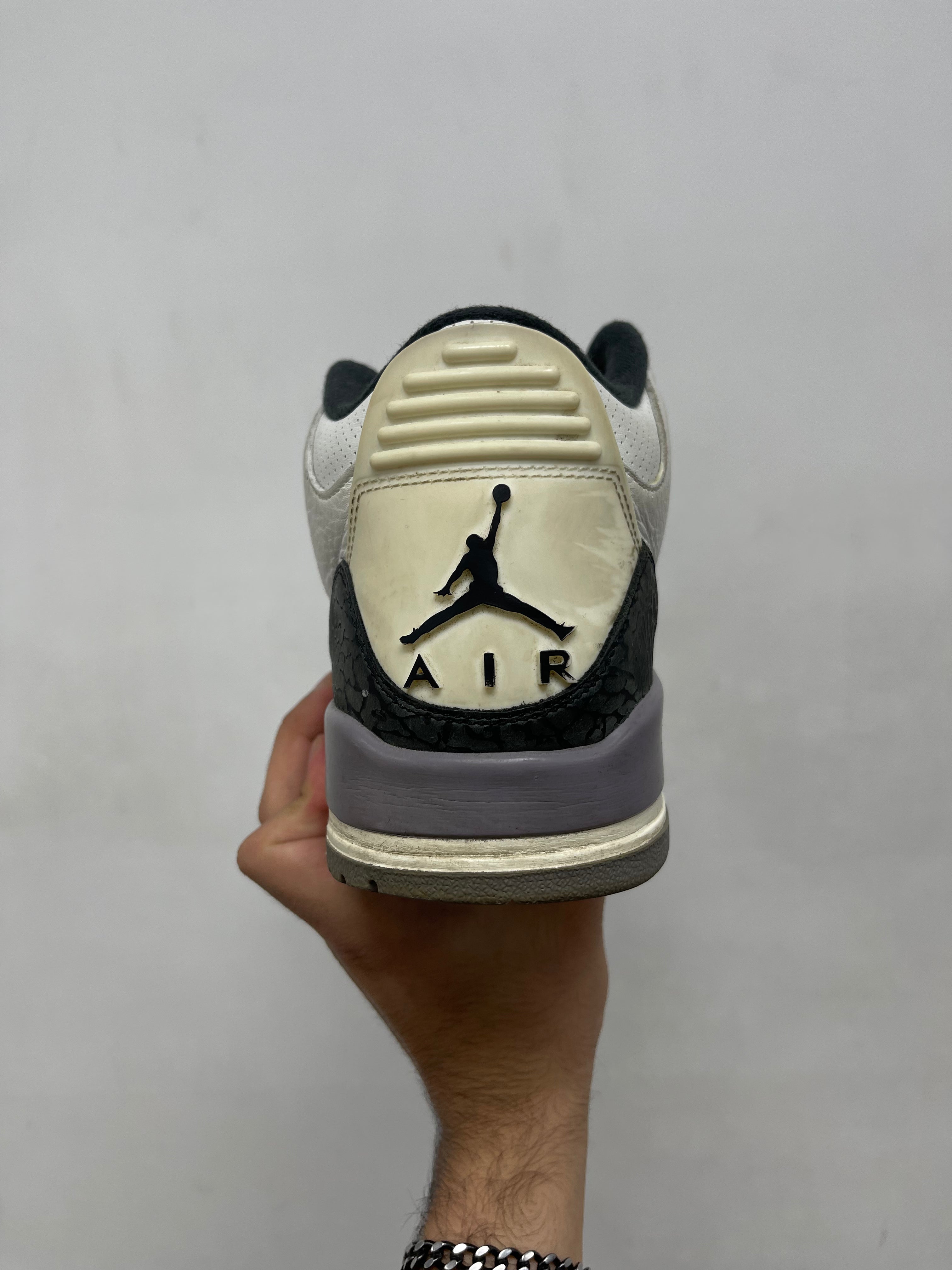 Jordan 3 Cement Grey Sneakers