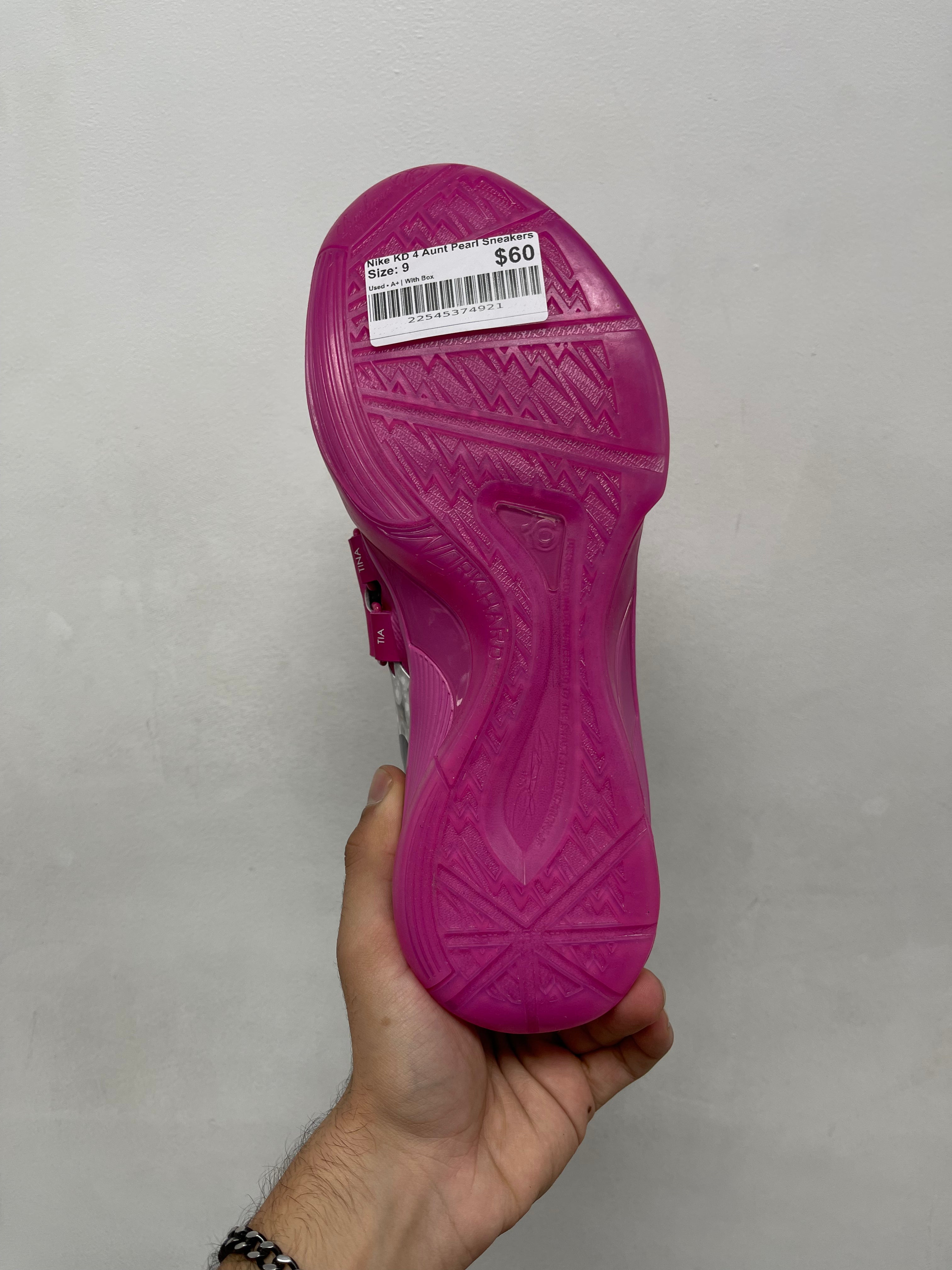 Nike KD 4 Aunt Pearl Sneakers