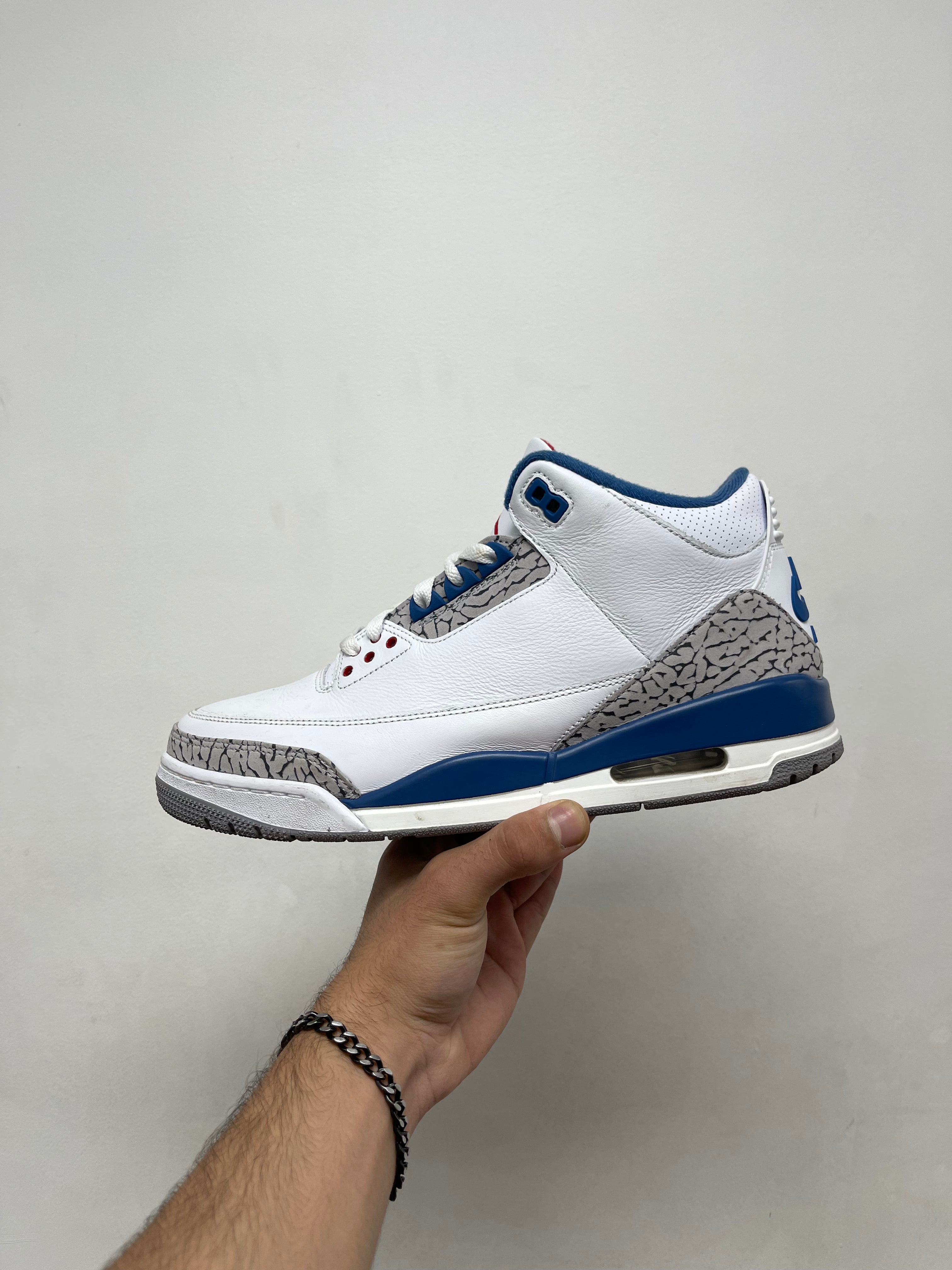 Jordan 3 True Blue Sneakers