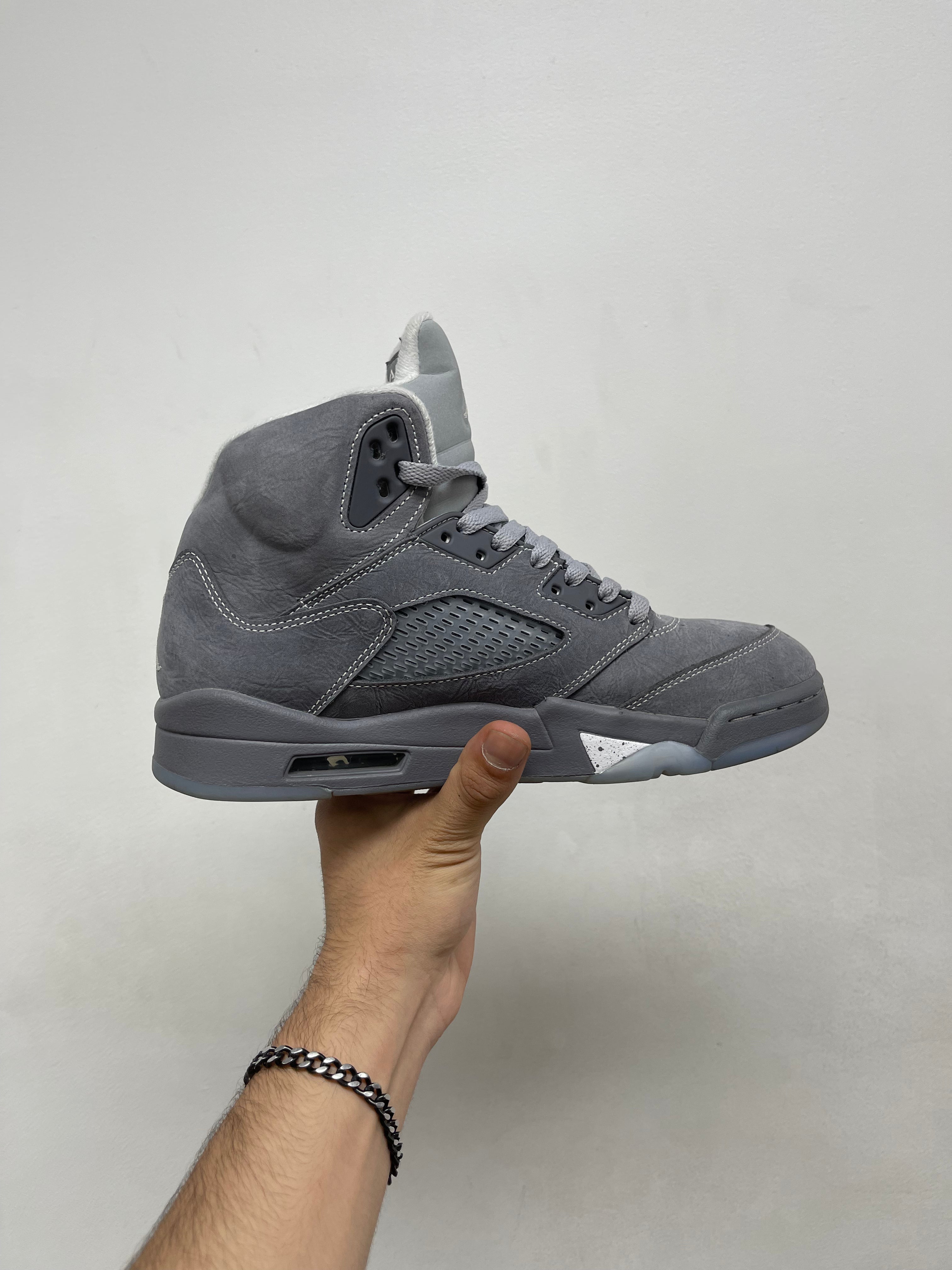 Jordan 5 Wolf Grey Sneakers