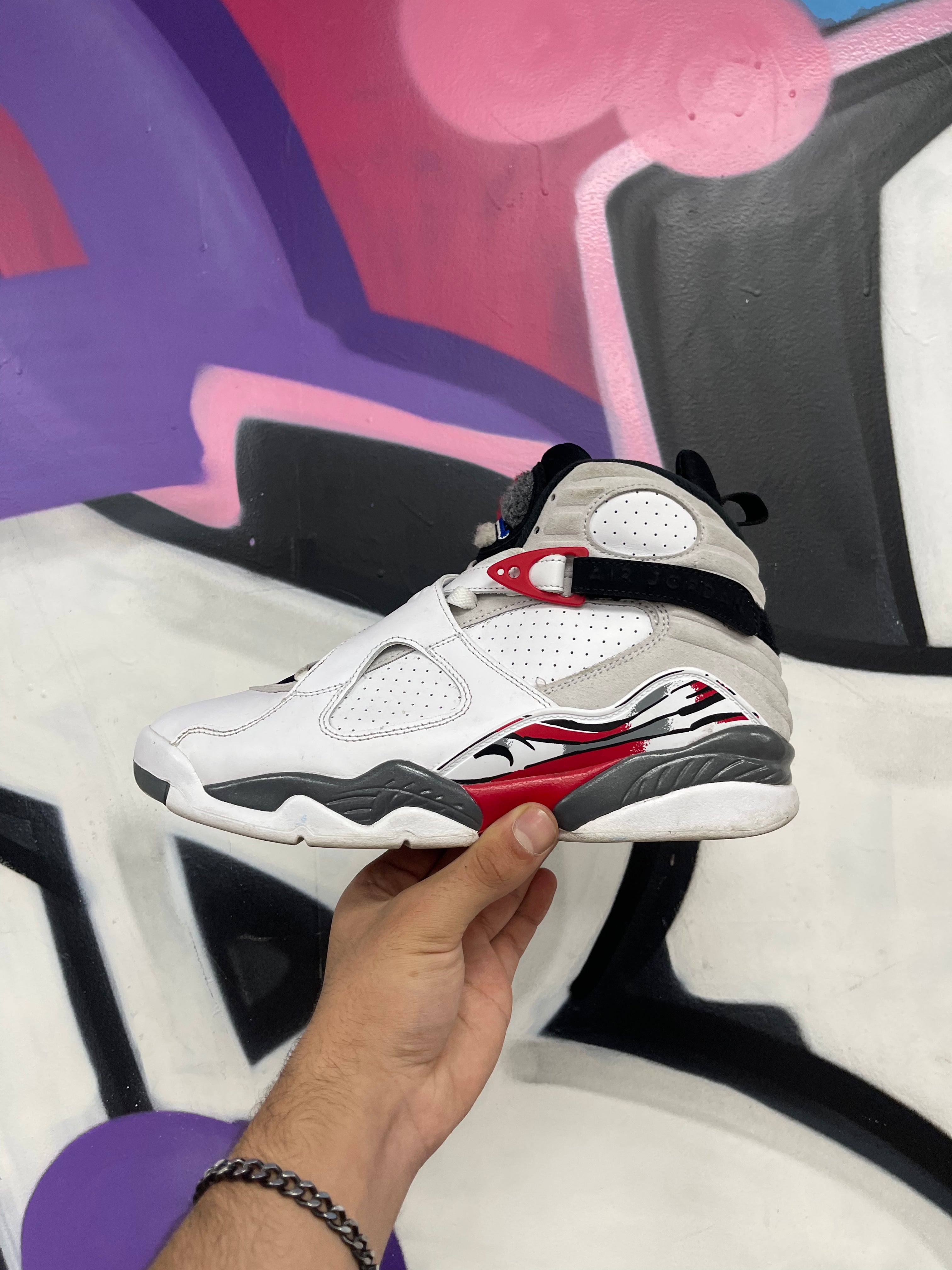 Jordan 8 Bugs Bunny Sneakers
