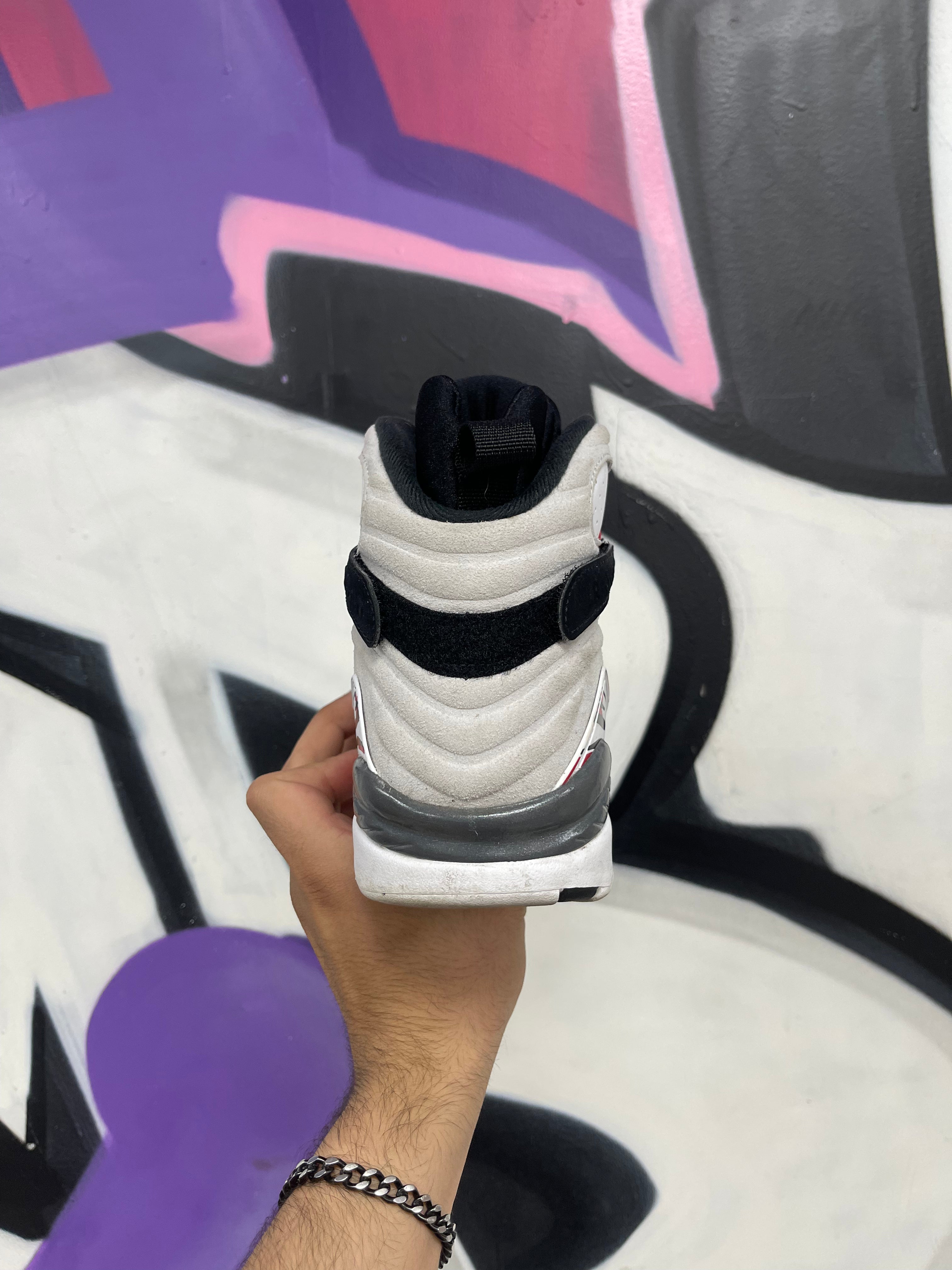 Jordan 8 Bugs Bunny Sneakers