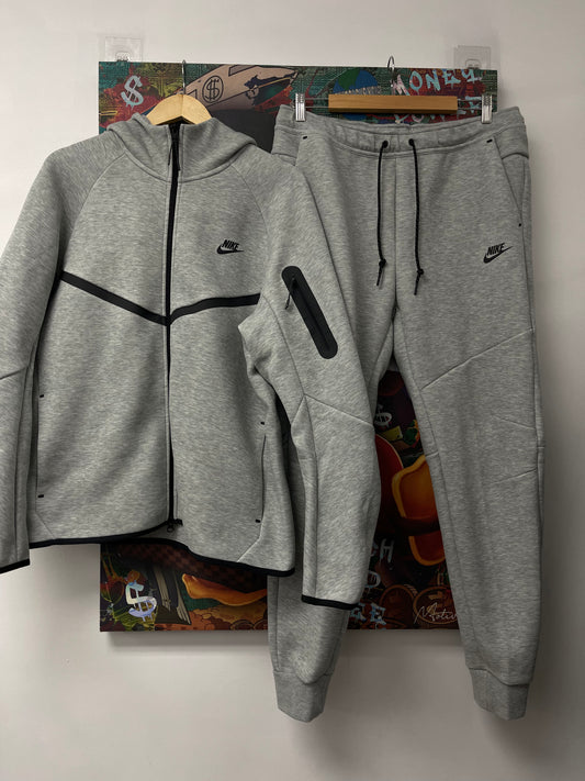 Nike Tech Sweatsuit Grey  New With Tags