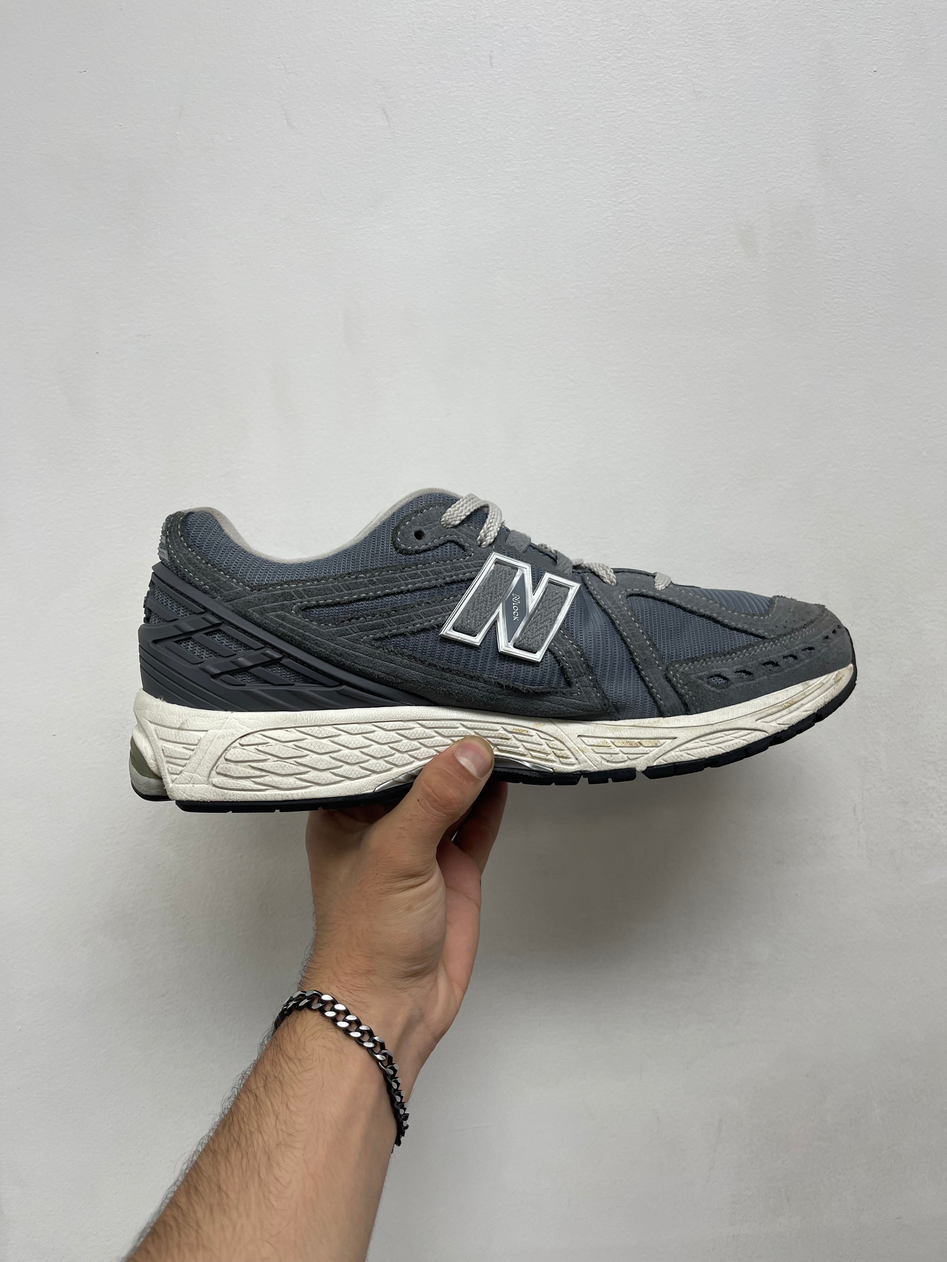 New Balance Grey 1906R Sneakers