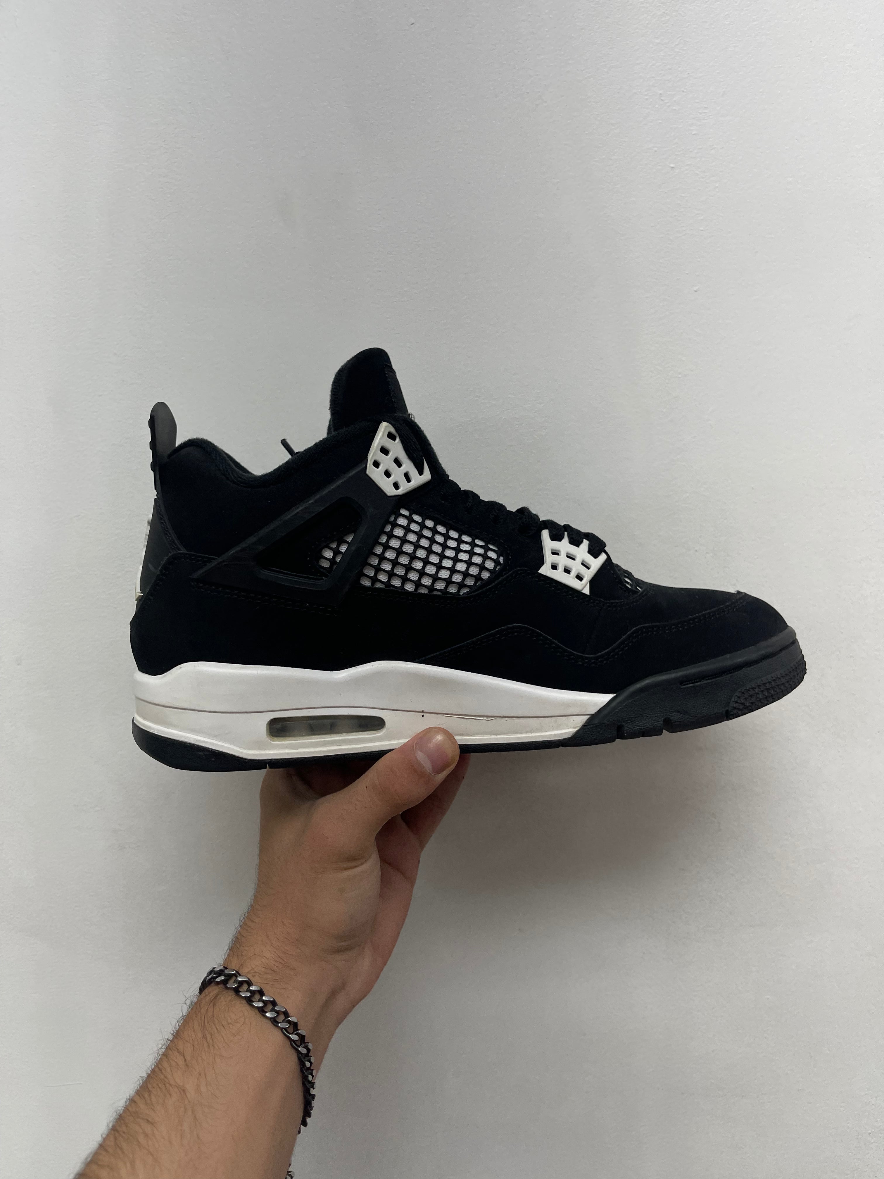 Jordan 4 White Thunder Sneakers