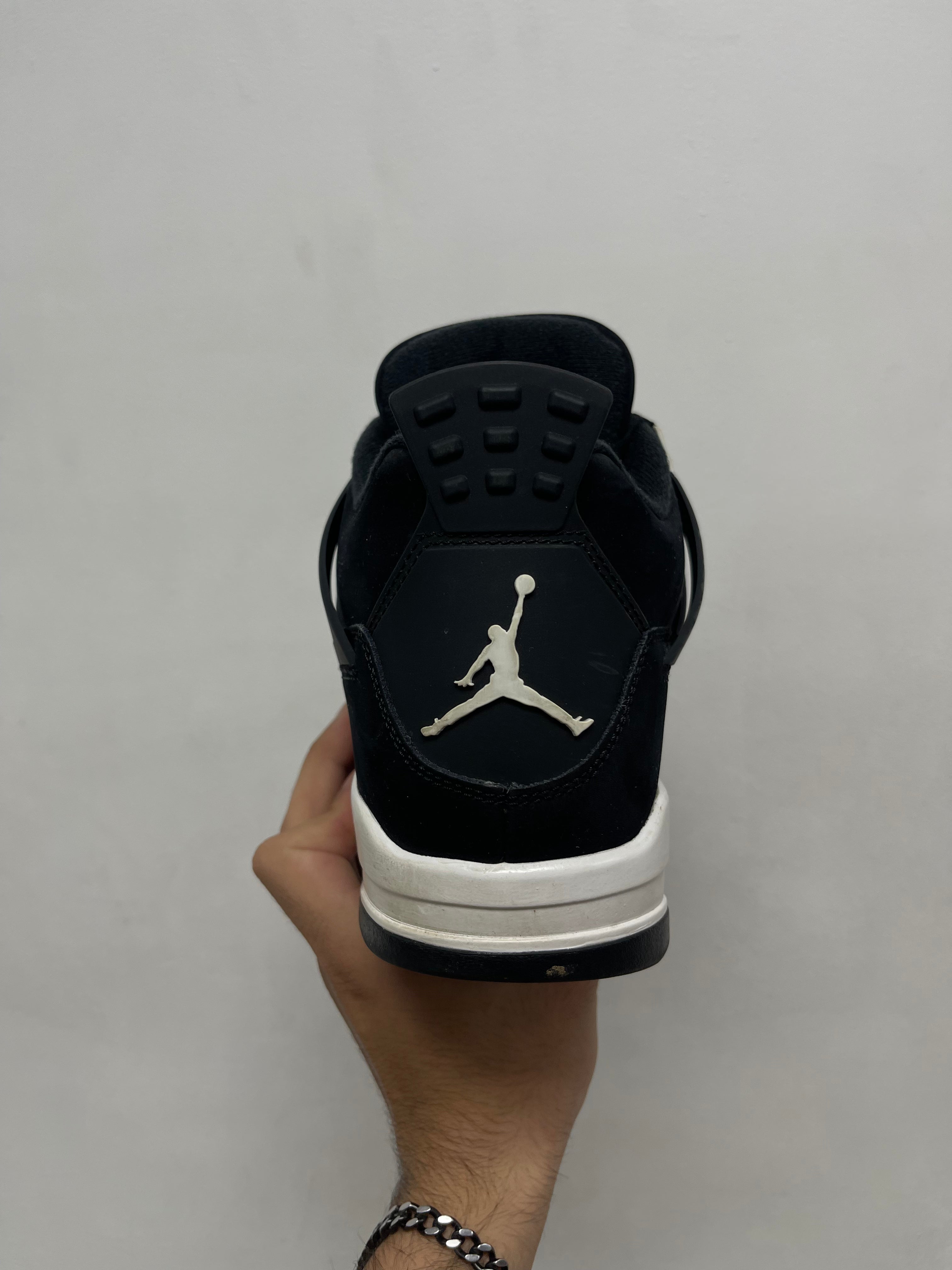 Jordan 4 White Thunder Sneakers
