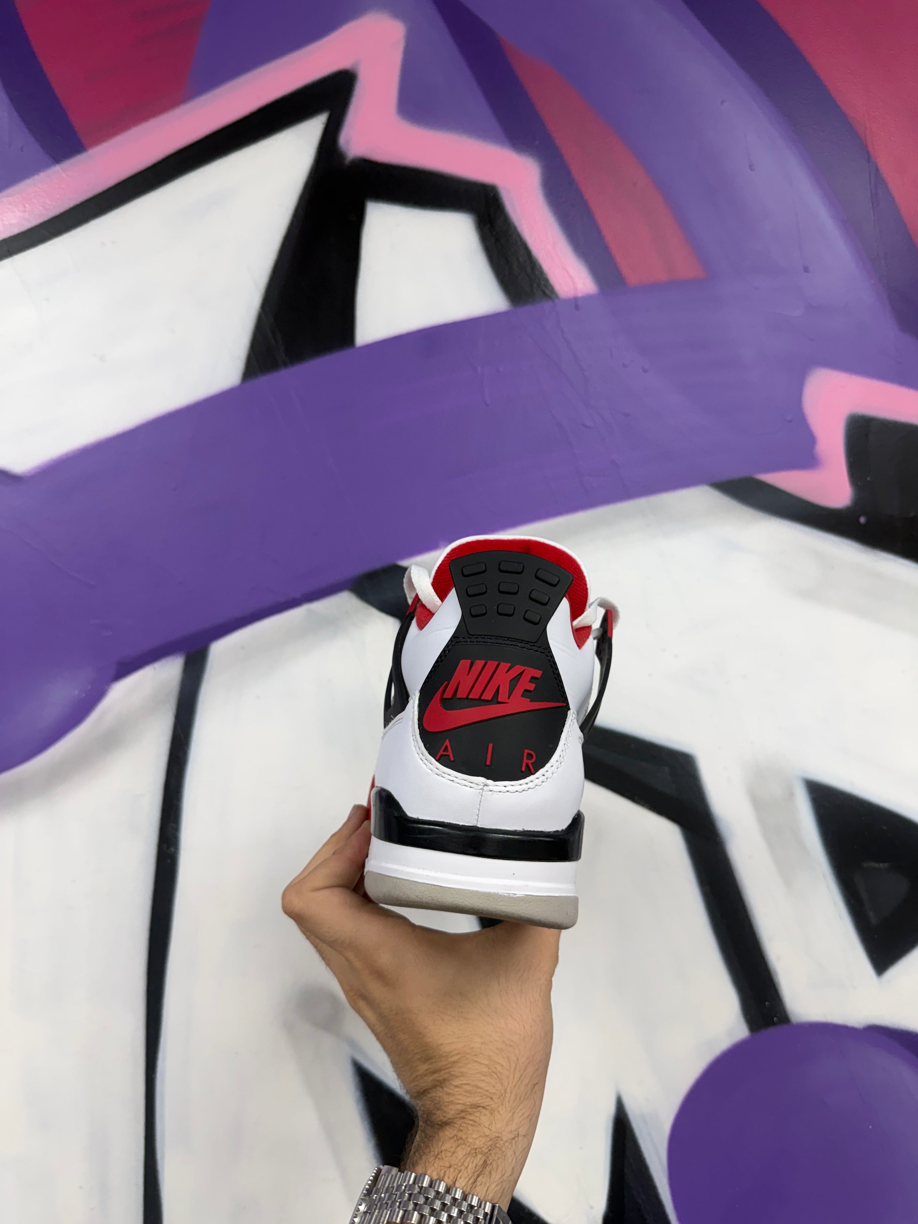 Jordan 4 Fire Red Sneakers