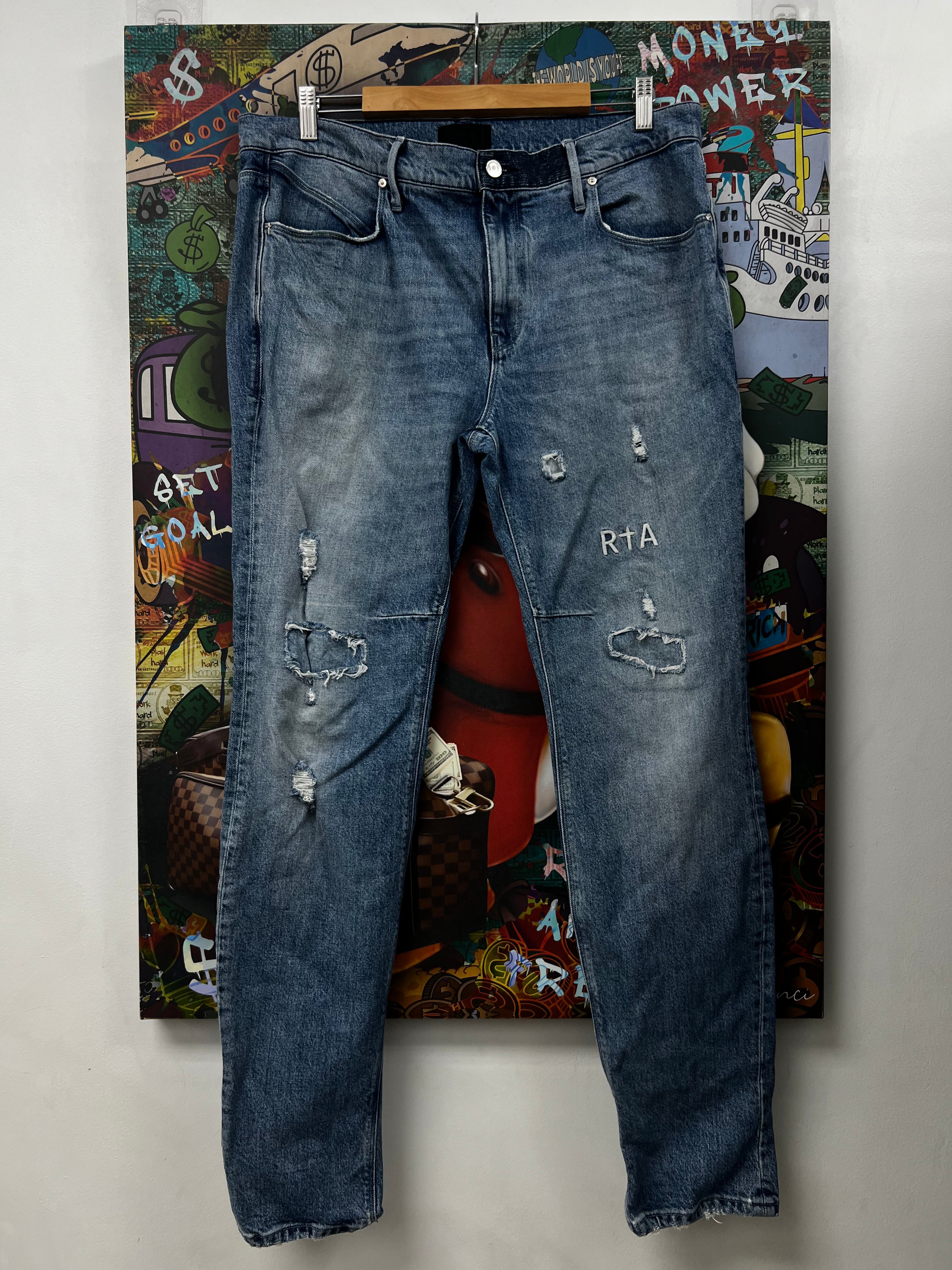 RTA Light Wash Embroidered Jeans