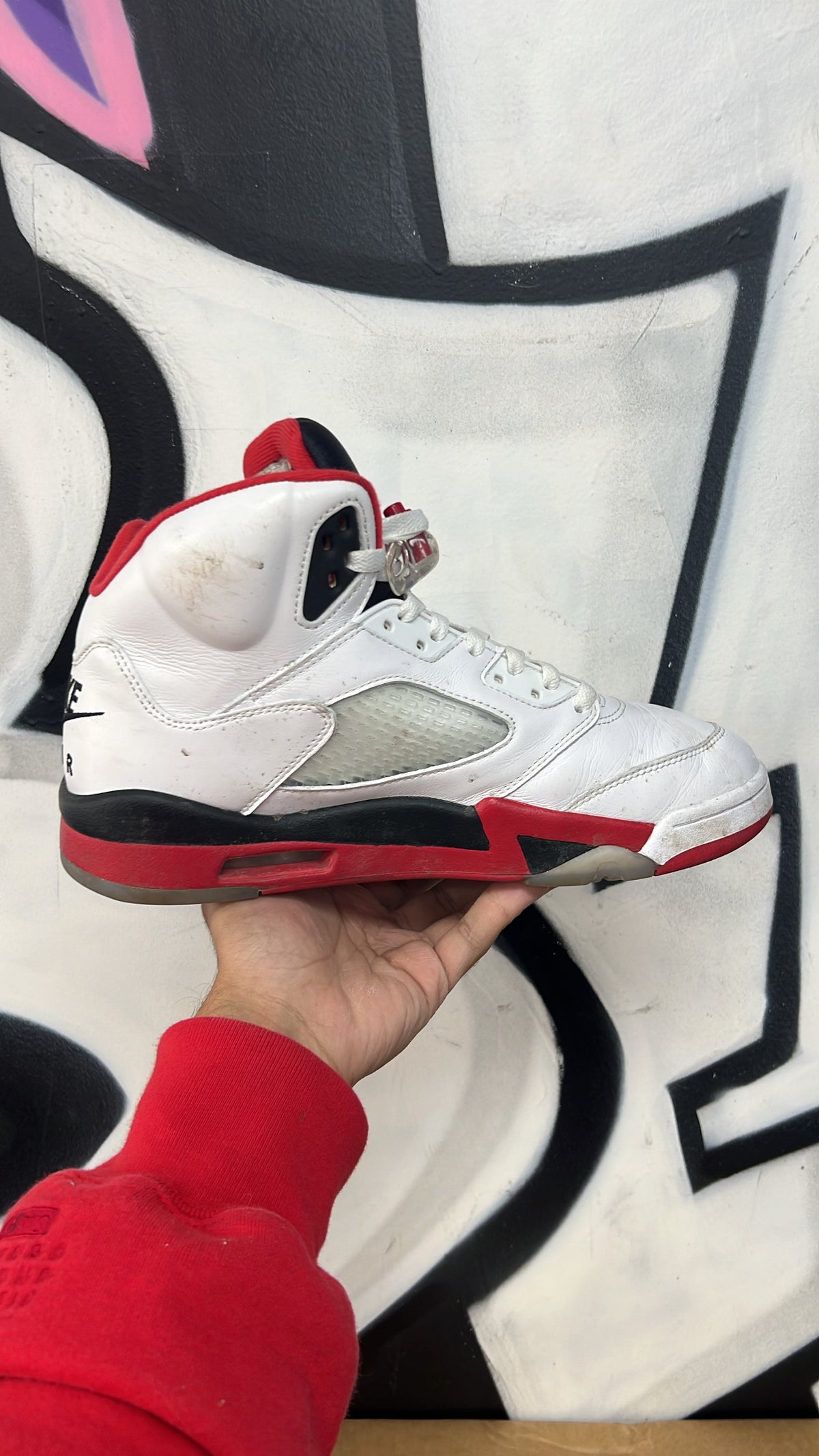 Jordan 5 Fire Red Sneakers
