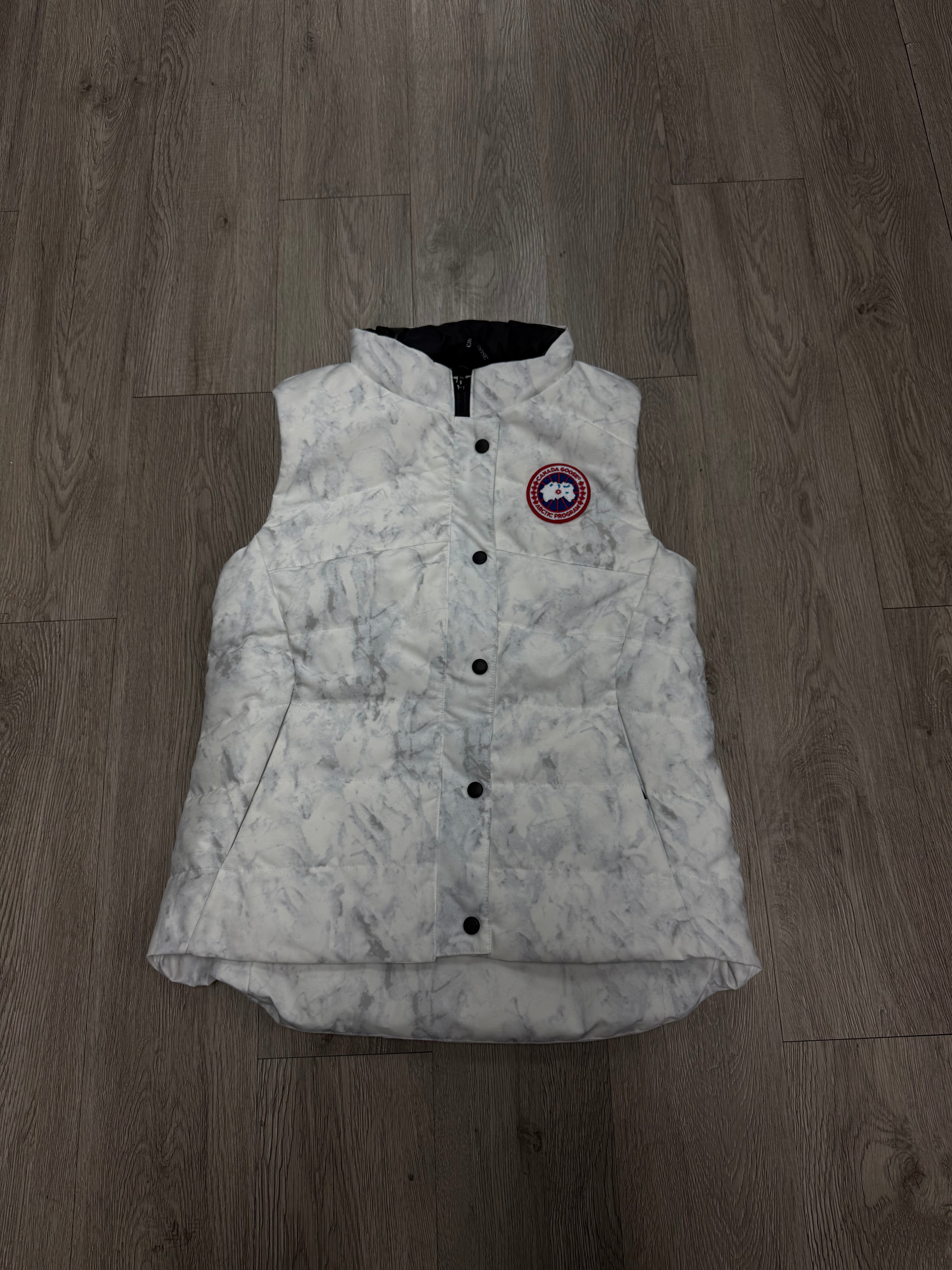 Canada goose Vest glacial melt size:Small New