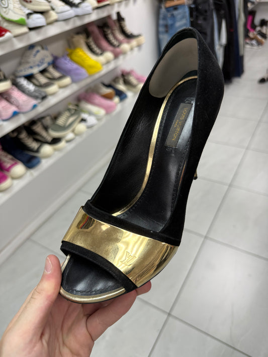 LV Heel Black Gold Used 38.5LV (US 7) With Box