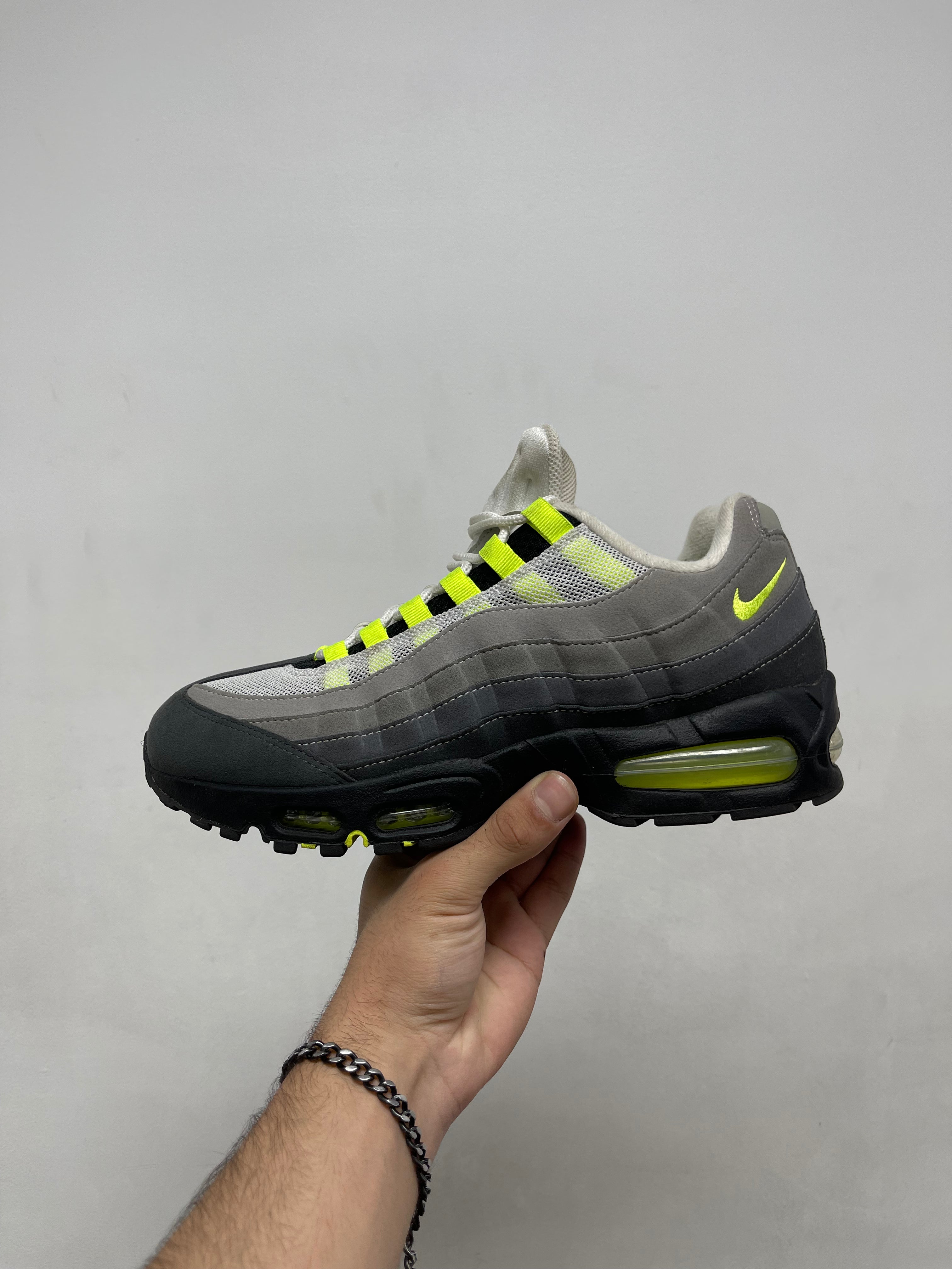 Nike AM95 Neon Sneakers