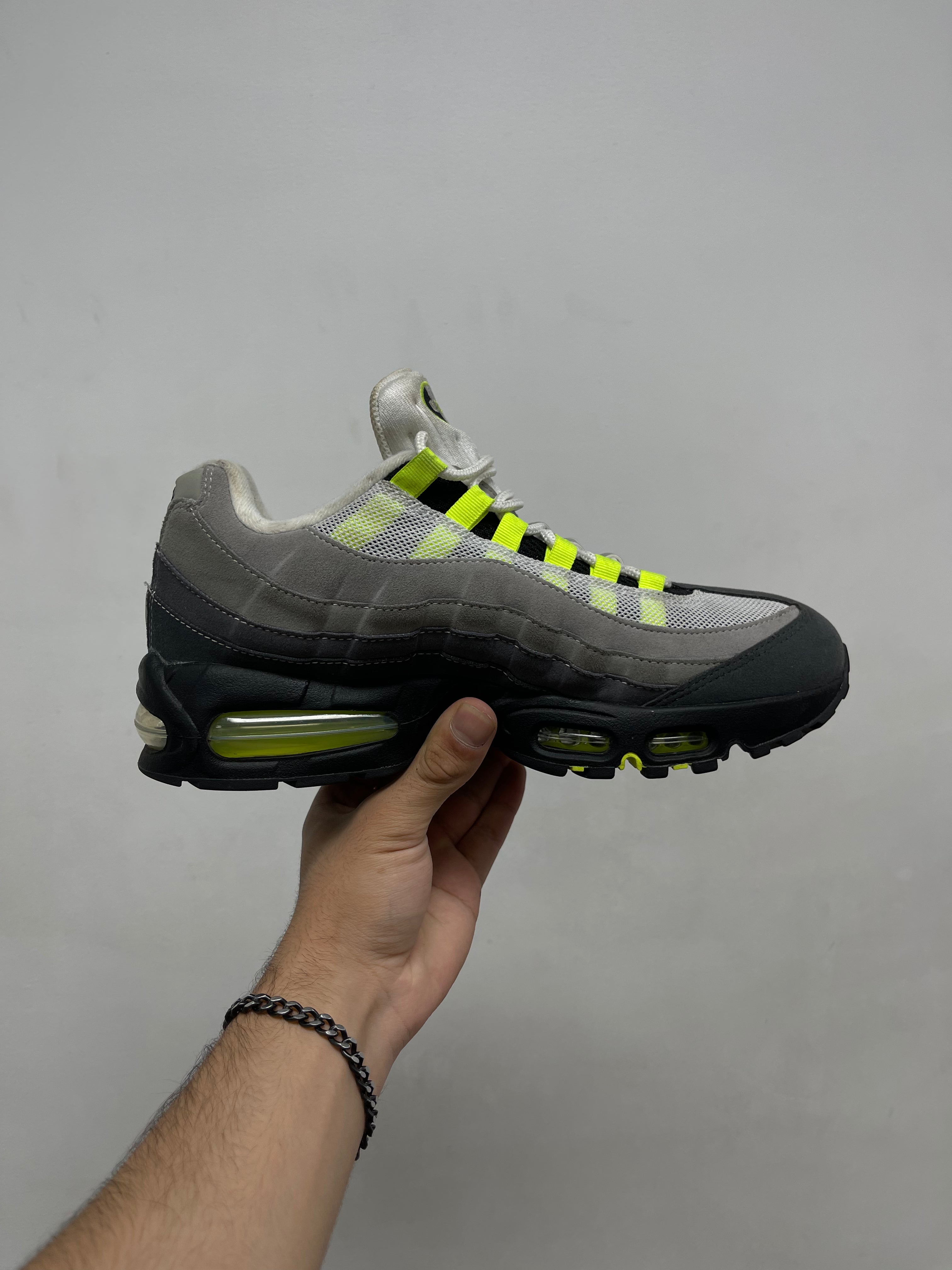 Nike AM95 Neon Sneakers