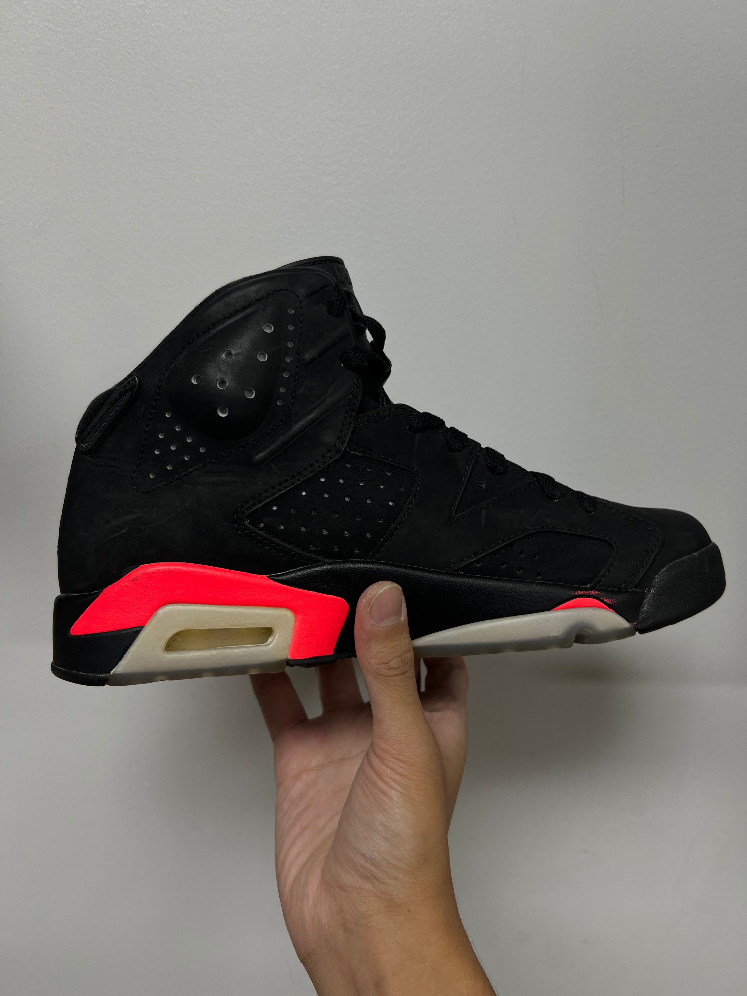 Jordan 6 Infrared Sneaker