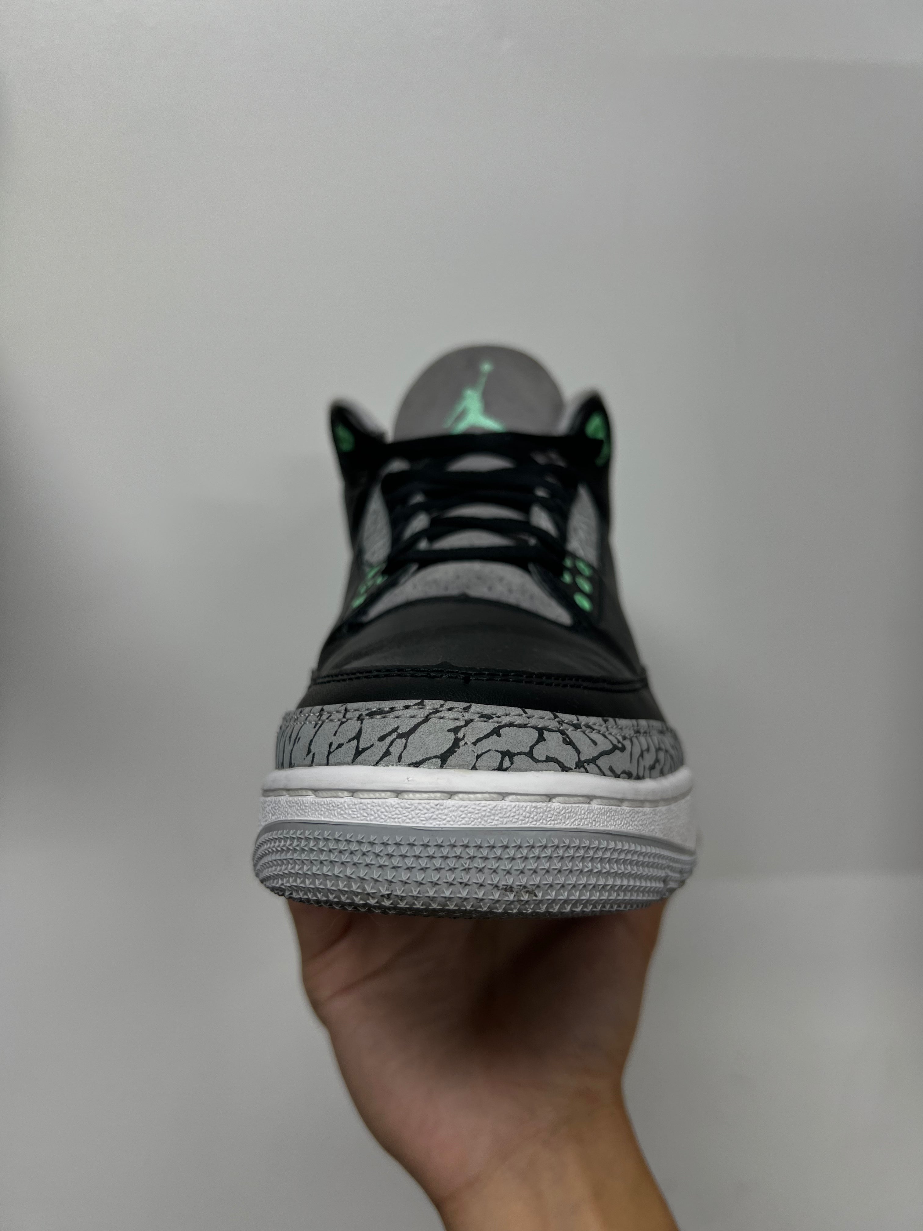 Jordan 3 Glow Green (No Insoles) Sneakers