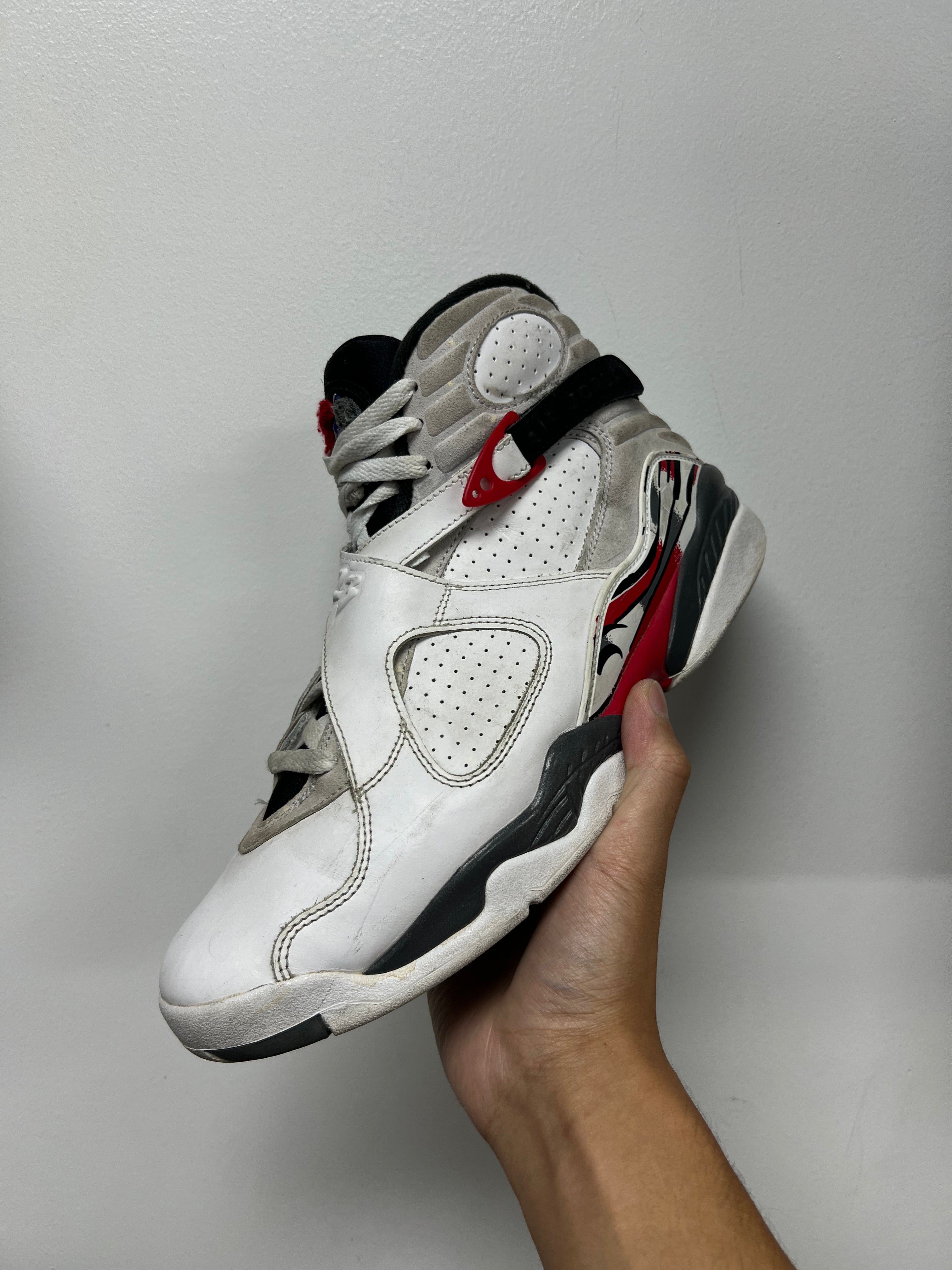 Jordan 8 Bugs Bunny Sneakers