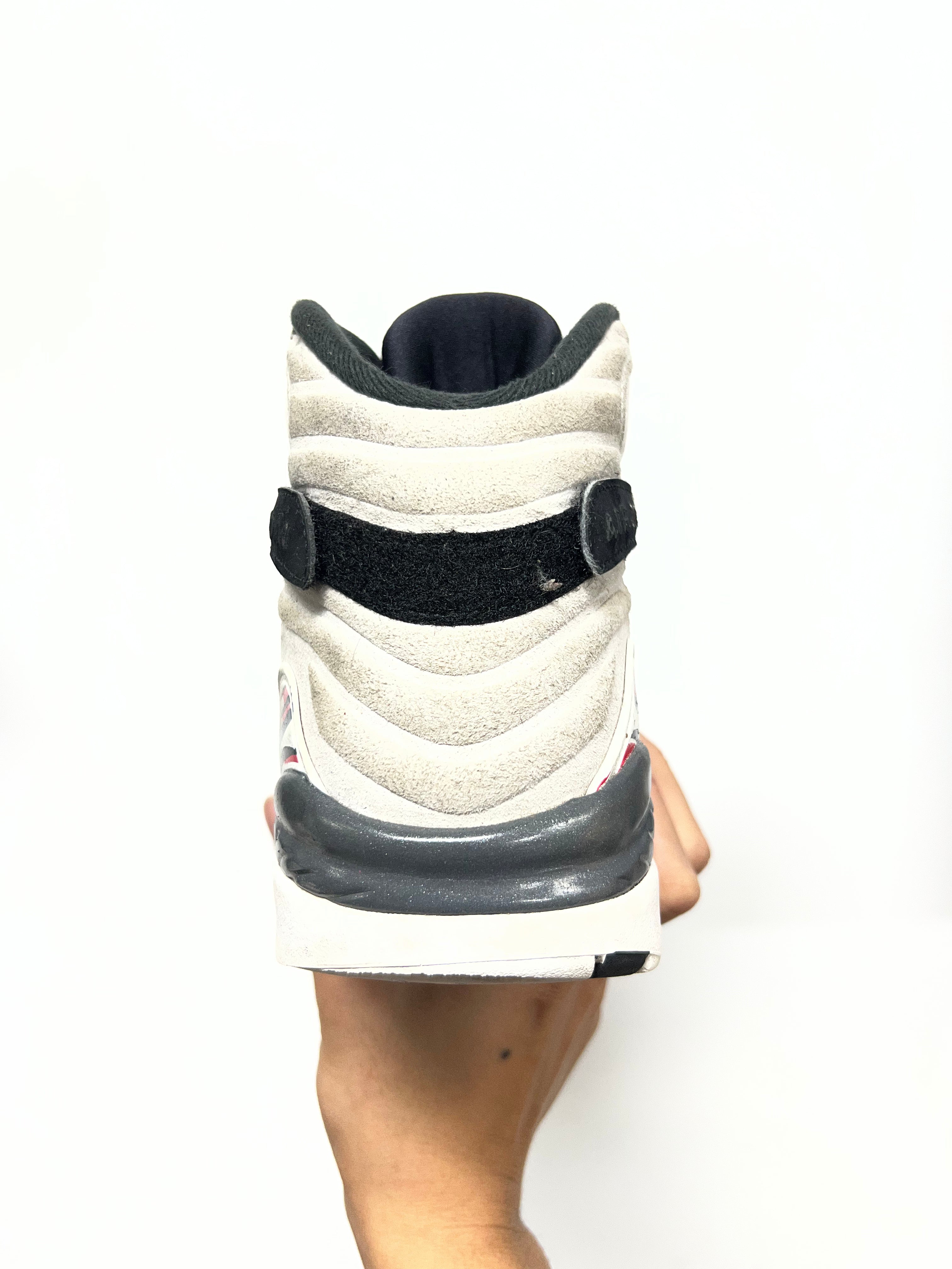Jordan 8 Bugs Bunny Sneakers