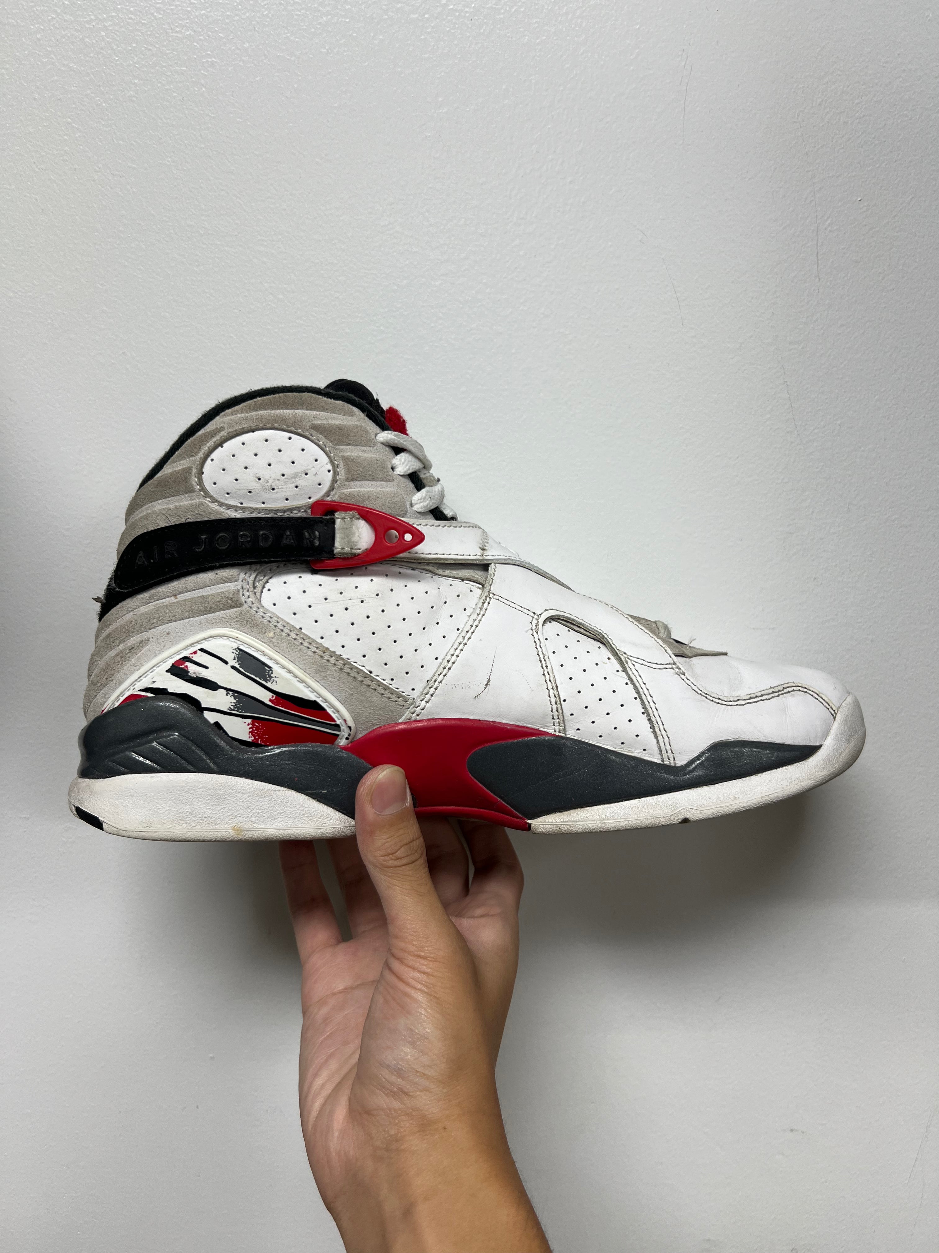 Jordan 8 Bugs Bunny Sneakers