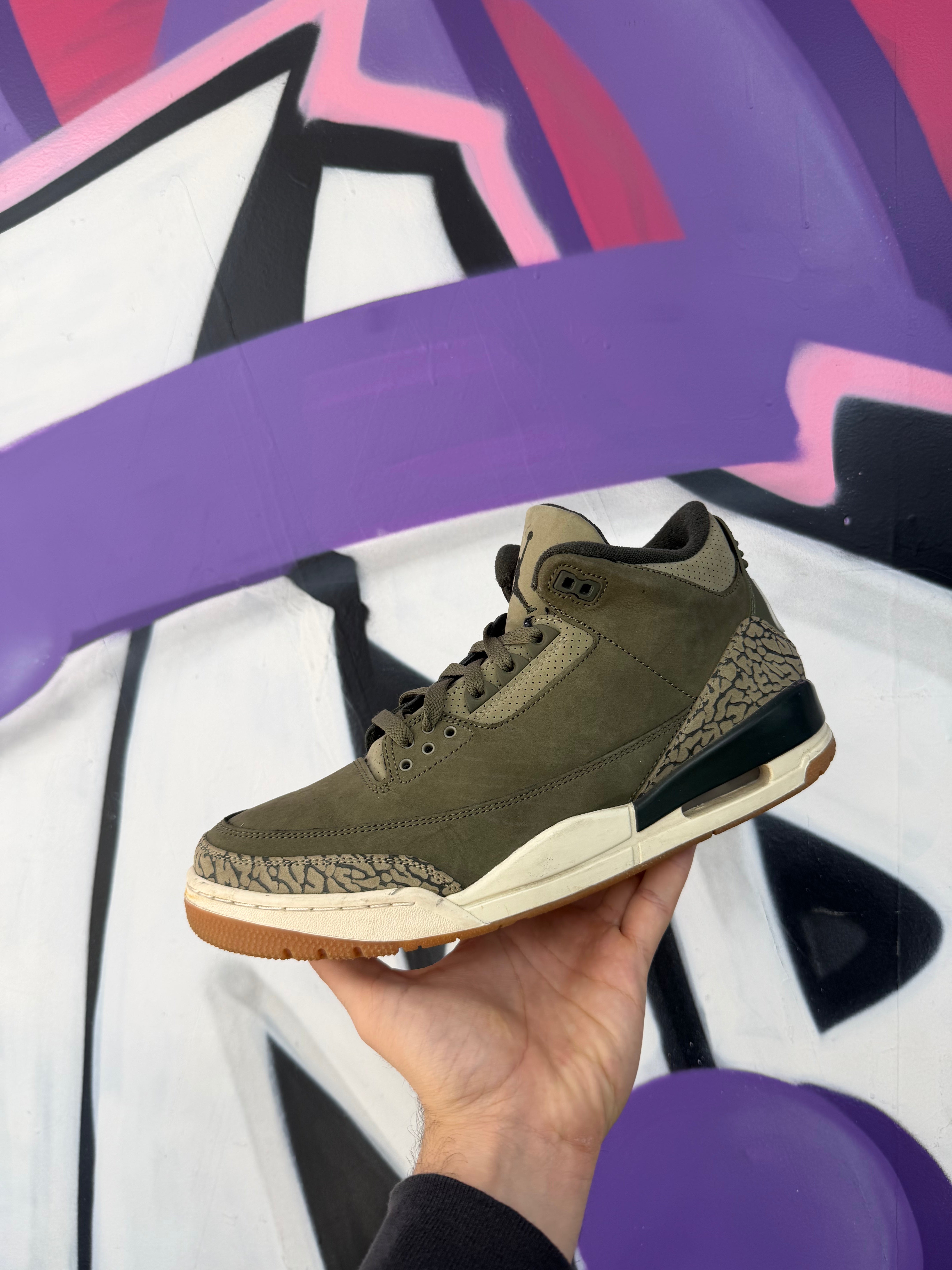 Jordan 3 Family Affairs Sneakers