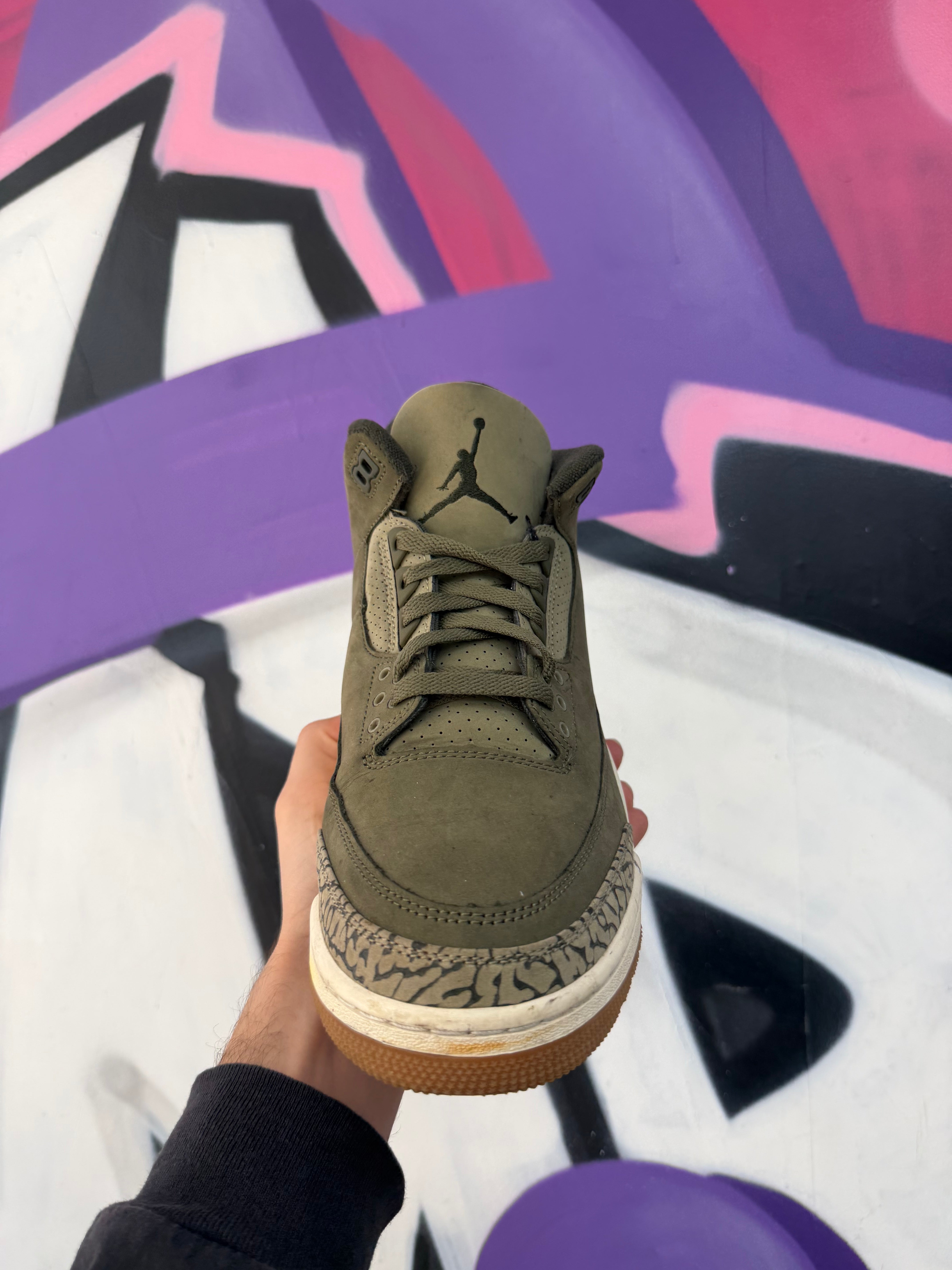 Jordan 3 Family Affairs Sneakers