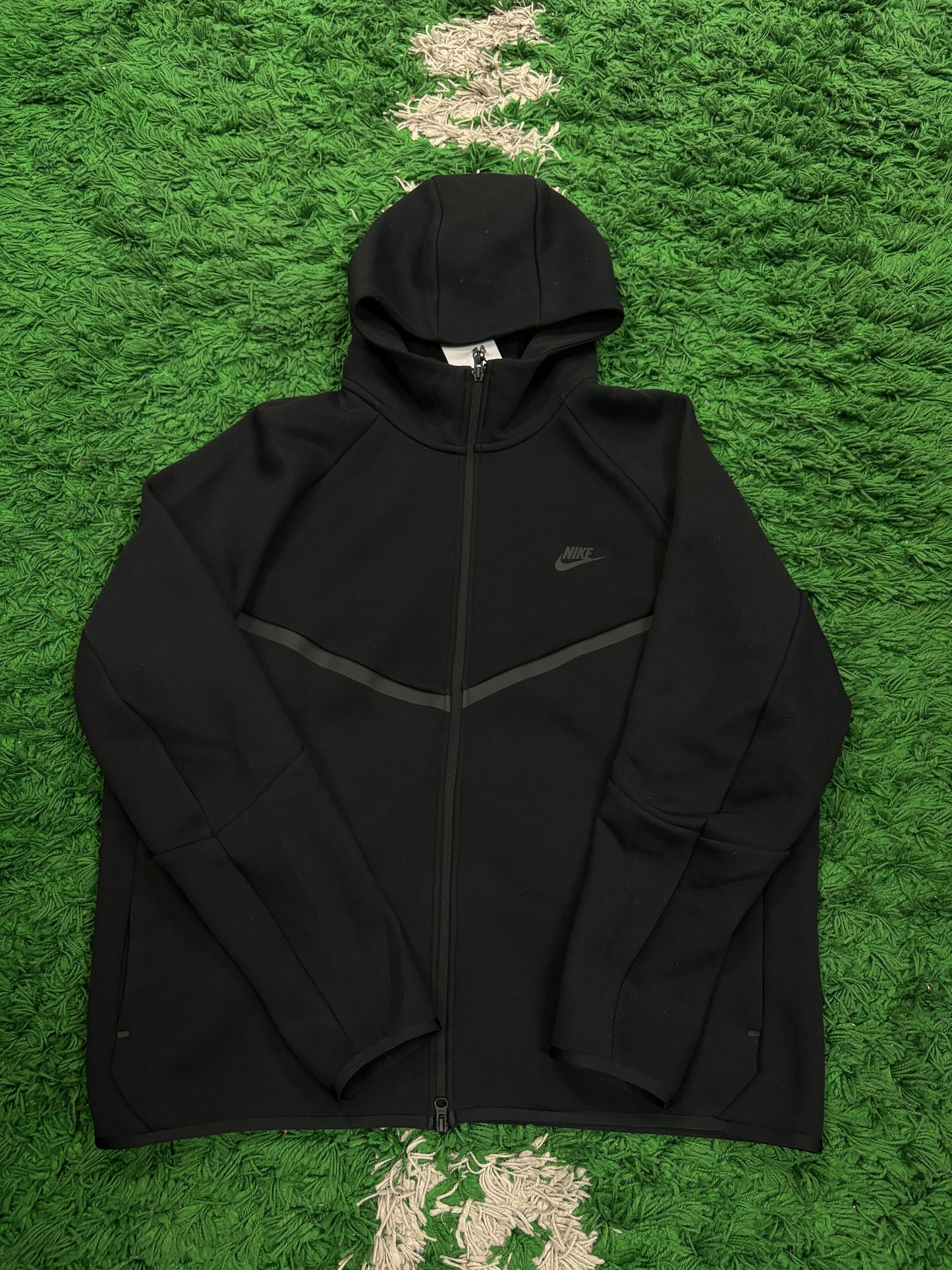 Nike Tech Zip Up Black  New XXL With Tags