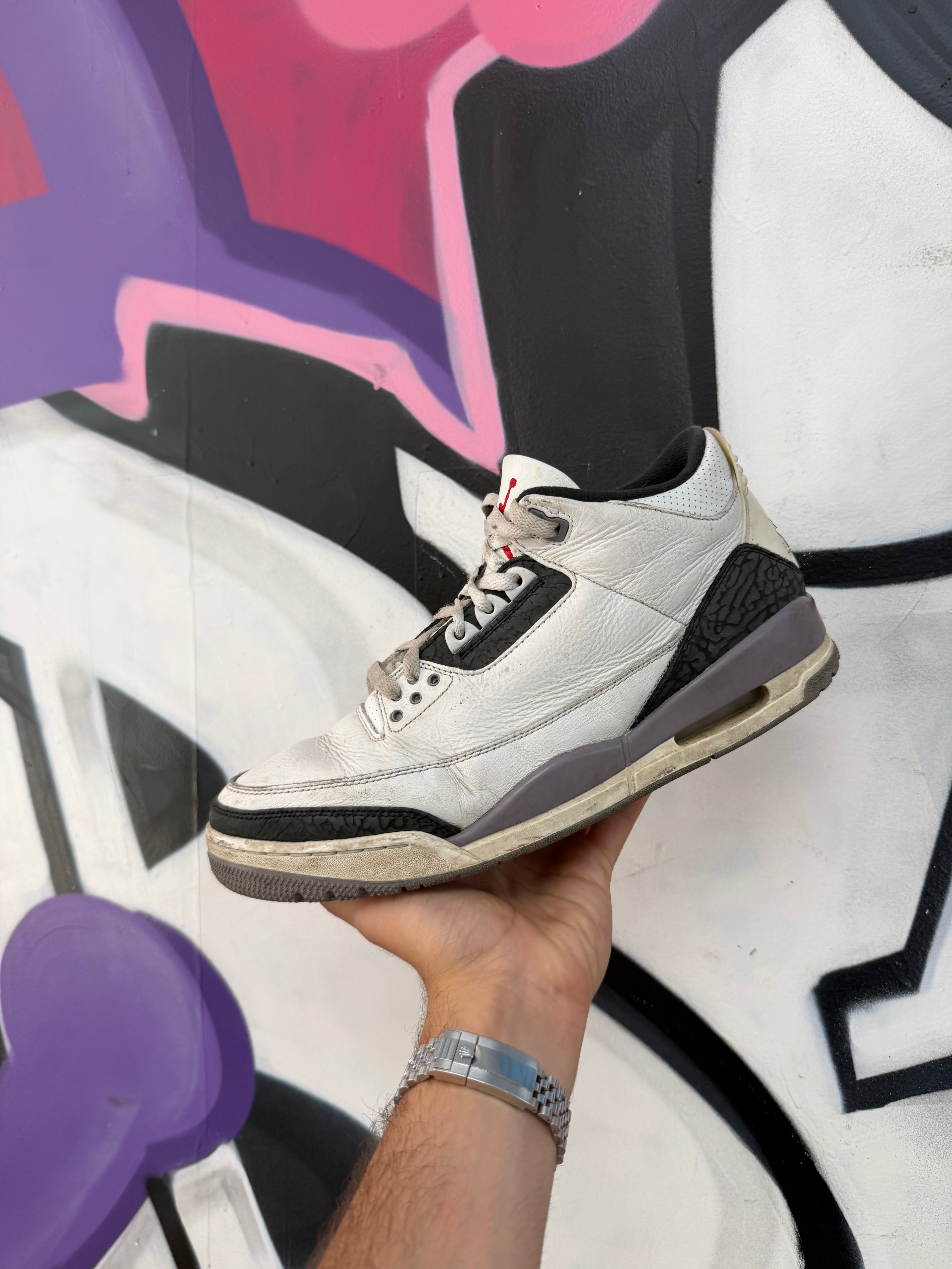 Jordan 3 Cement Grey Sneakers