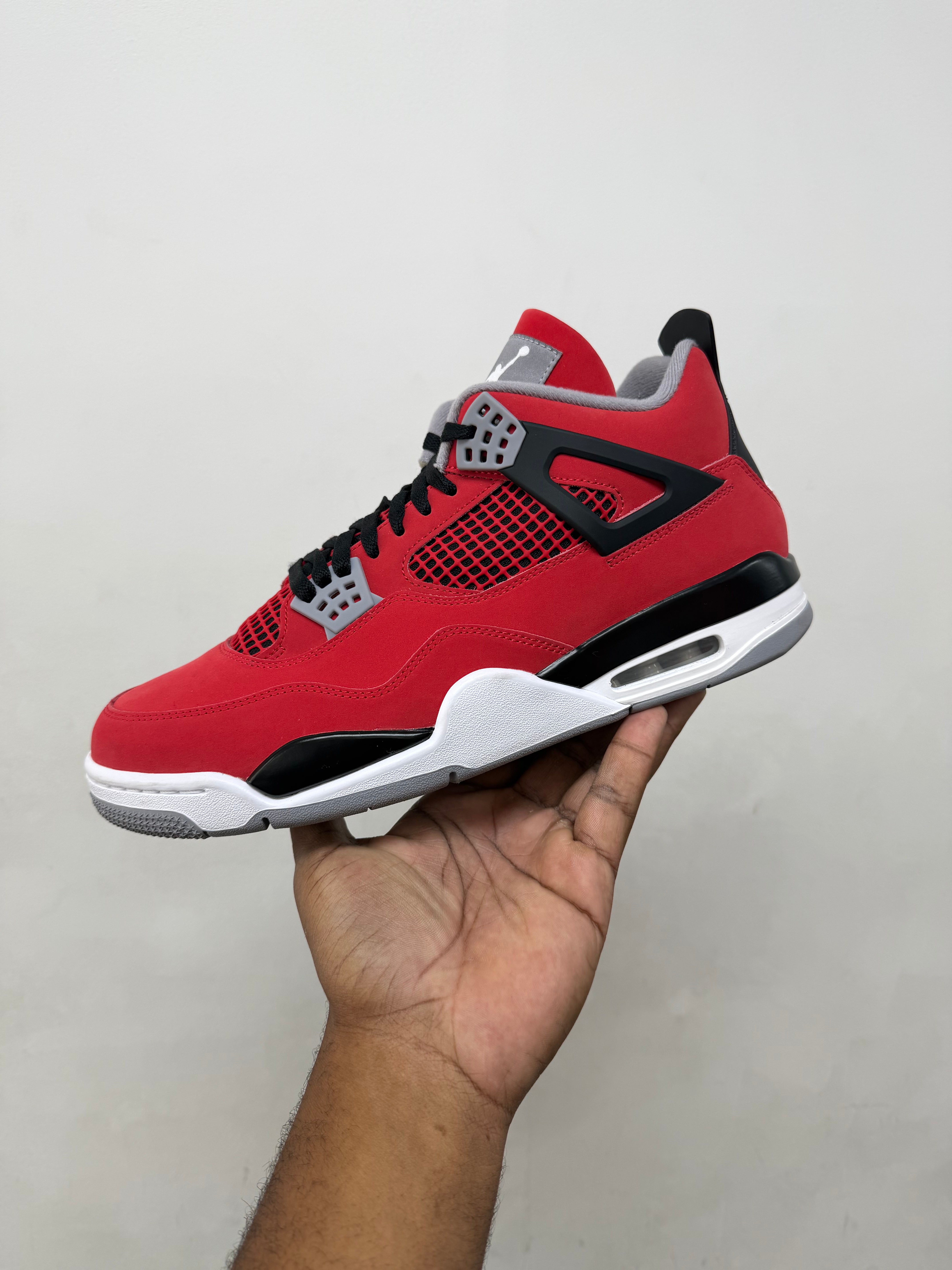 Jordan 4 Toro Sneakers