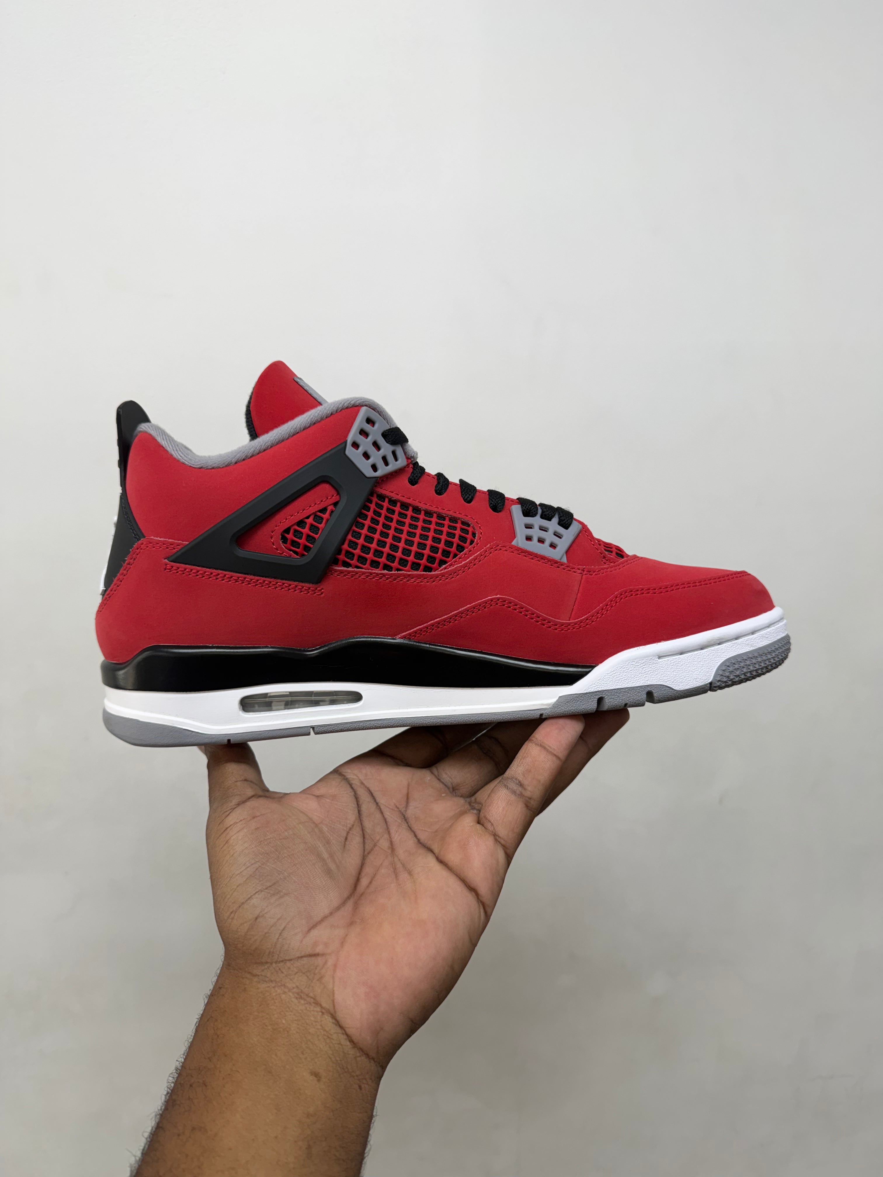 Jordan 4 Toro Sneakers