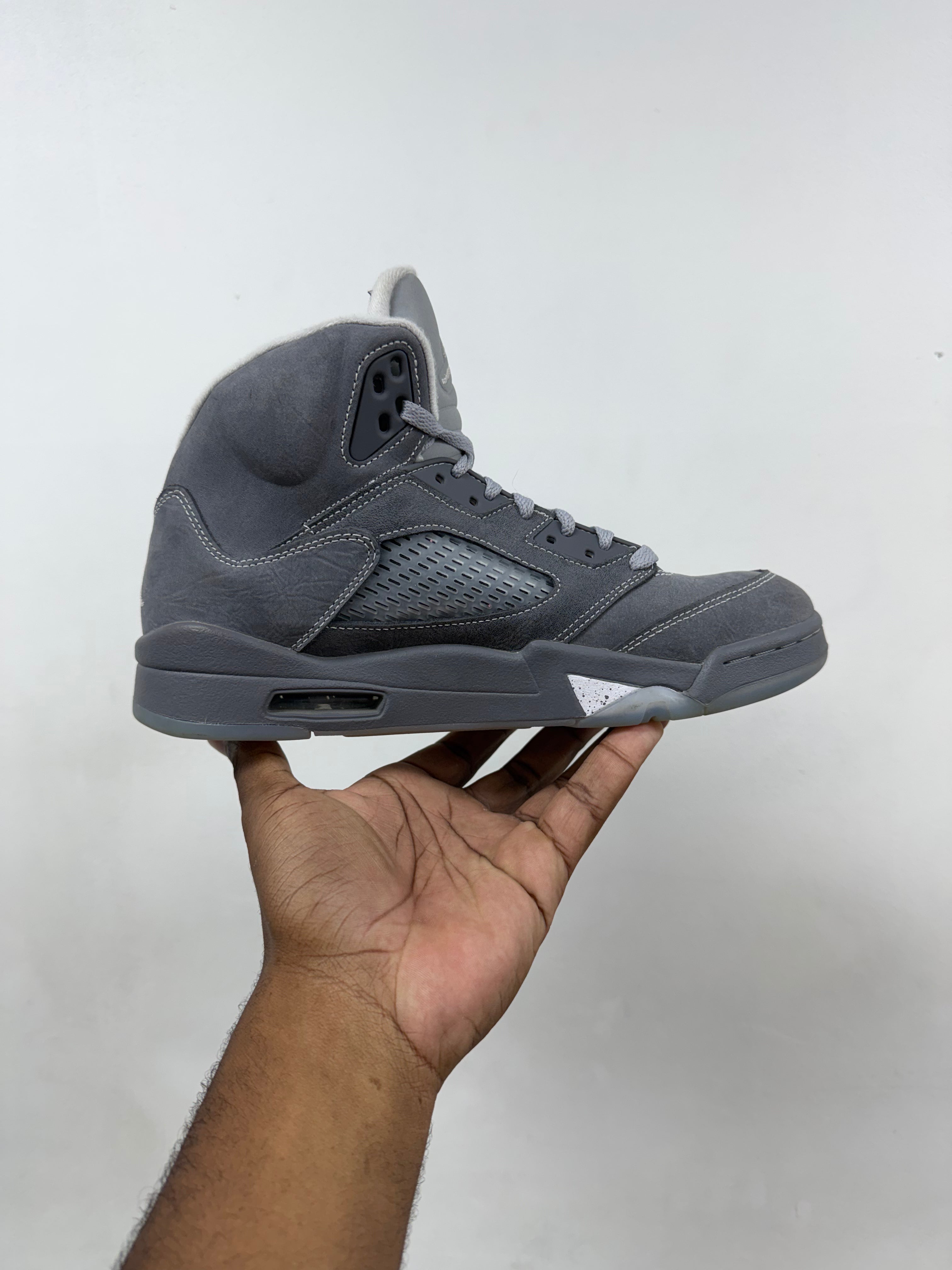 Jordan 5 Wolf Grey Sneakers