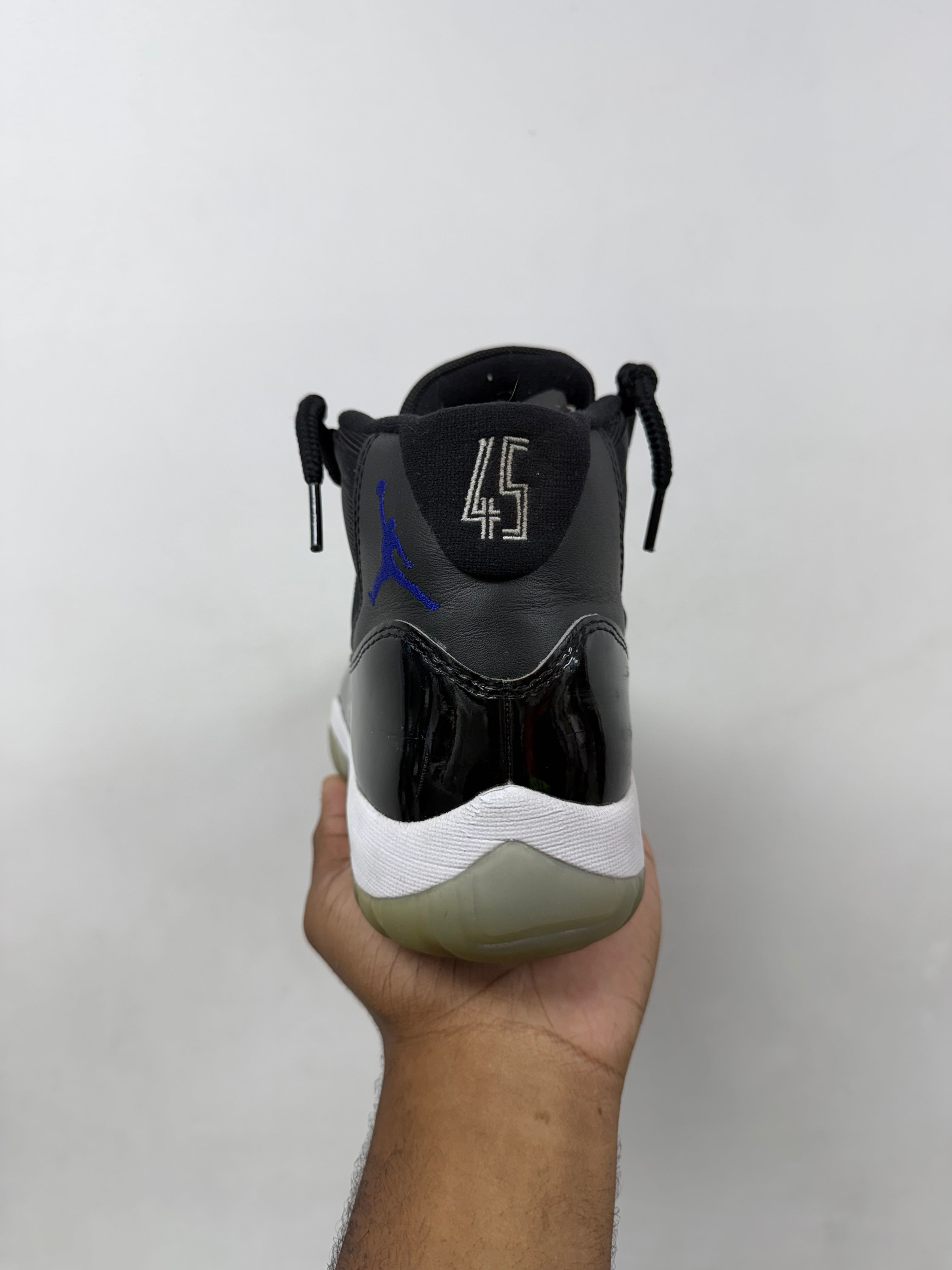 Jordan 11 Space Jam Sneakers