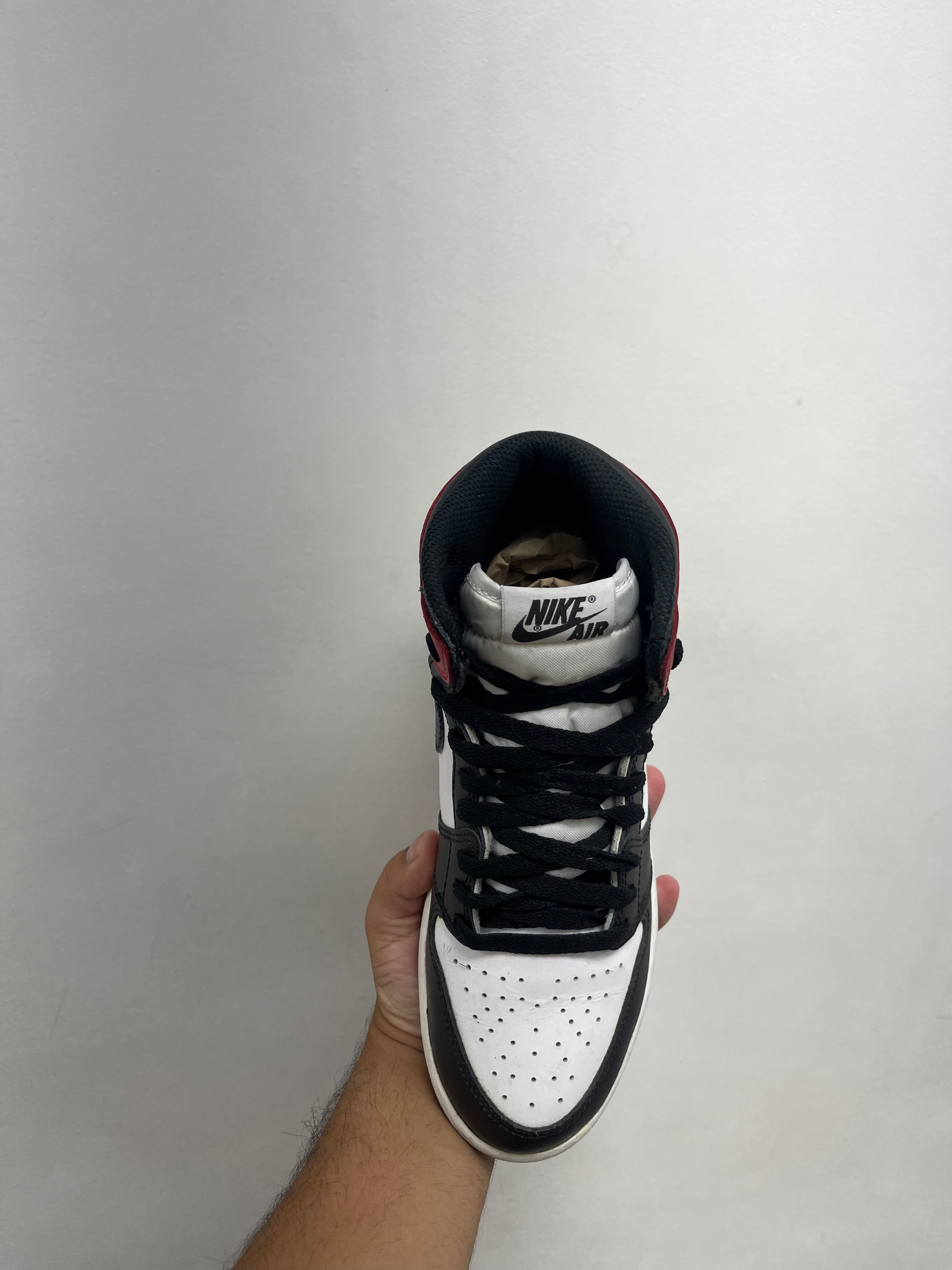 Jordan 1 Black Toe Sneakers