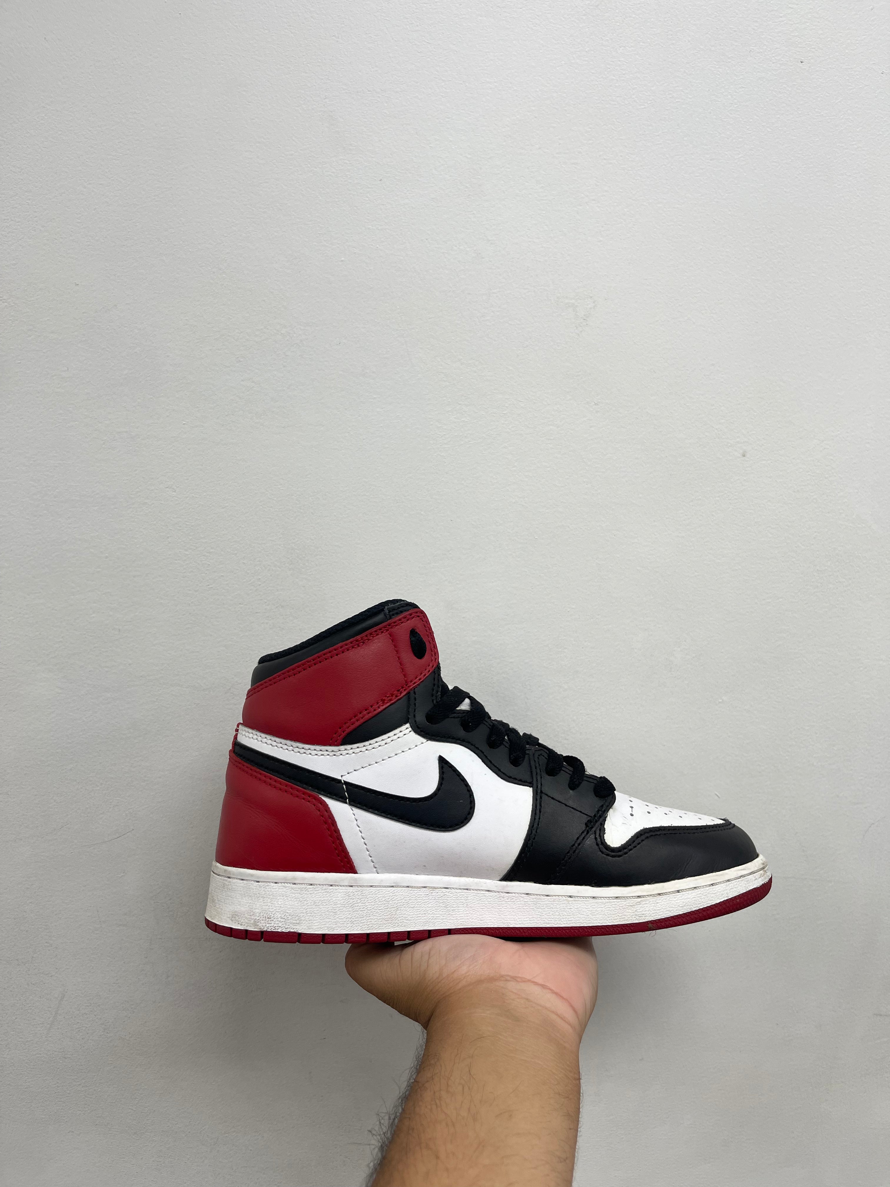 Jordan 1 Black Toe Sneakers