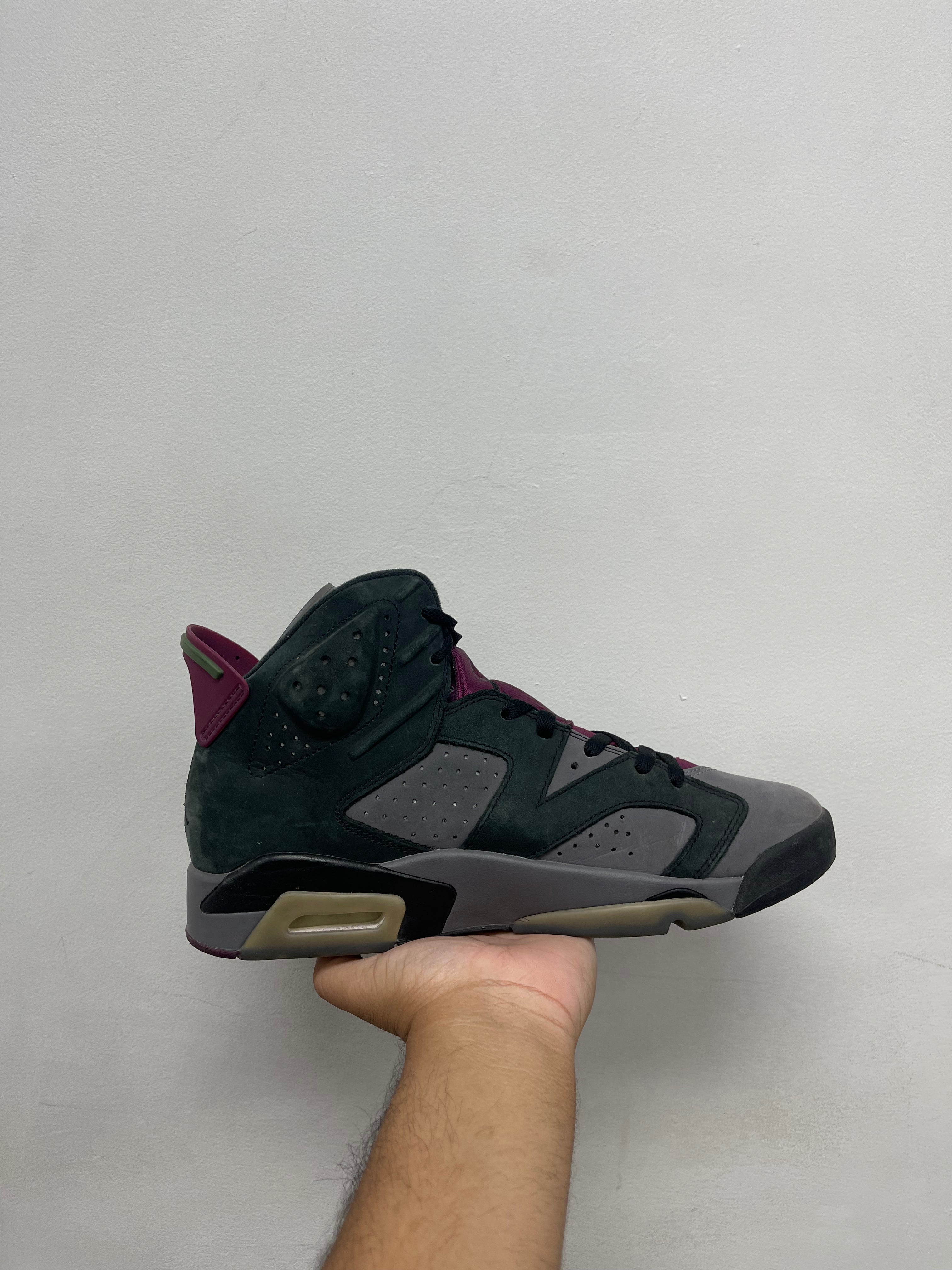 Jordan 6 Bordeaux Sneakers