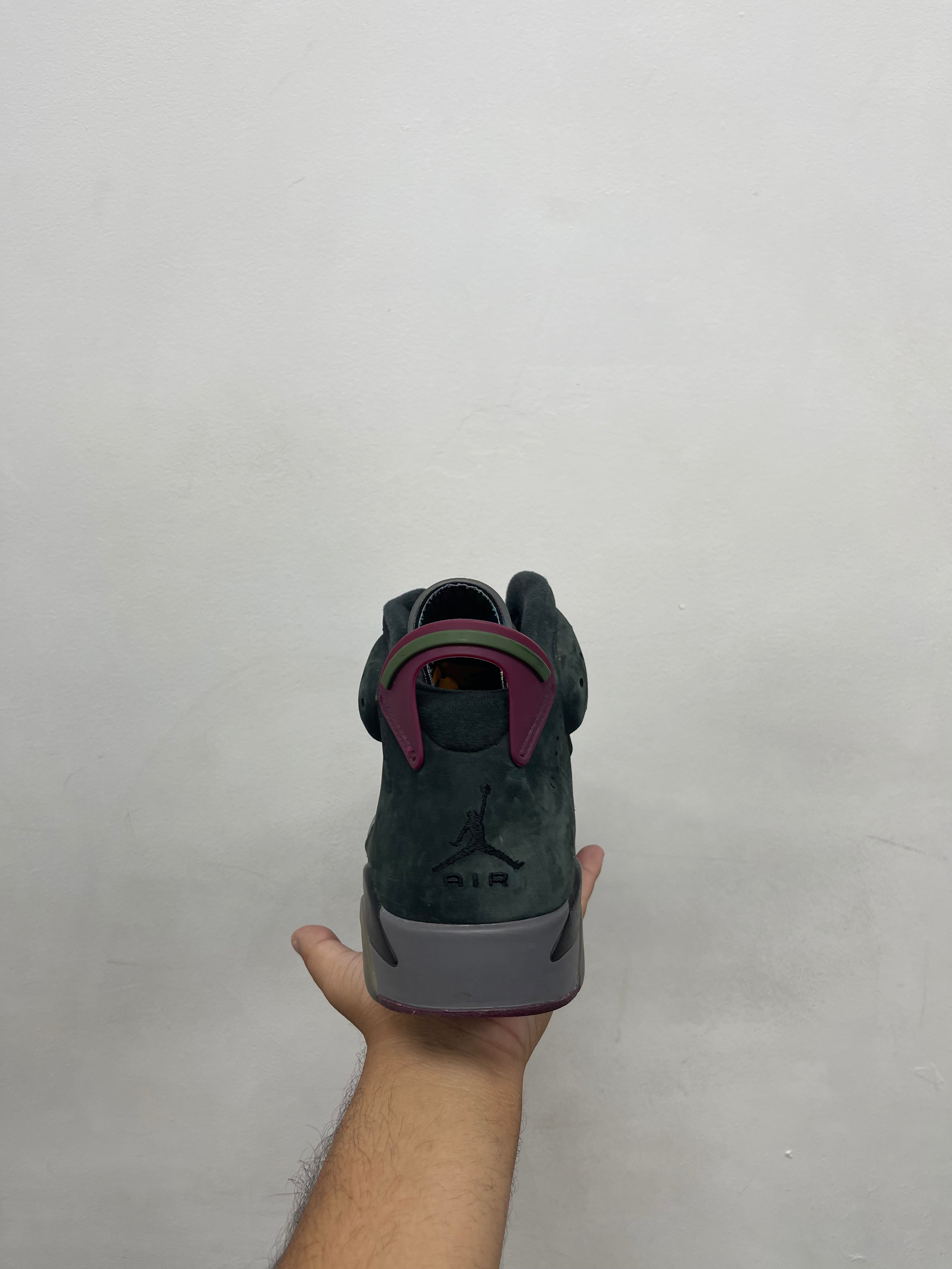 Jordan 6 Bordeaux Sneakers