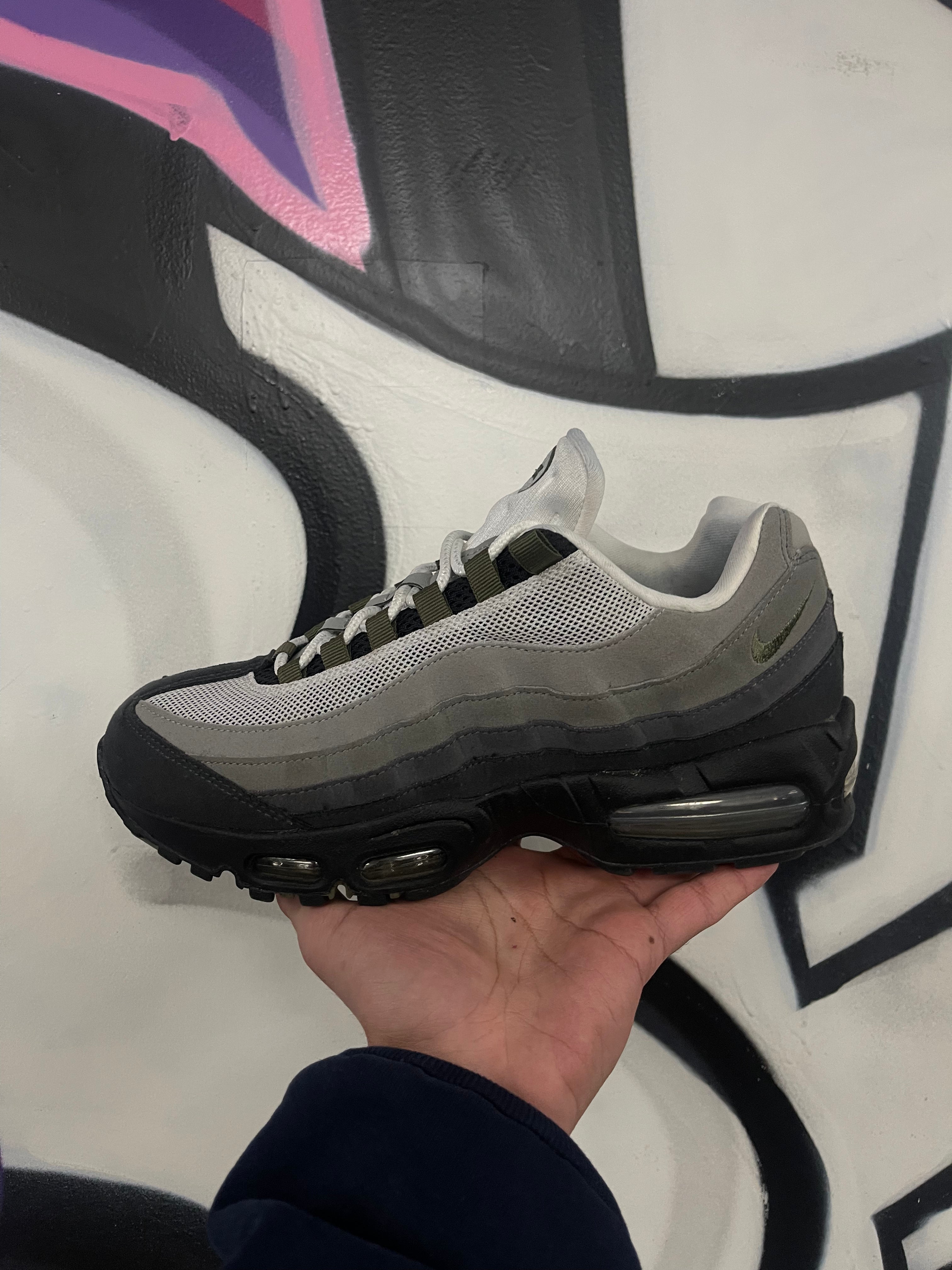 Nike Medium Olive AM95 Sneakers