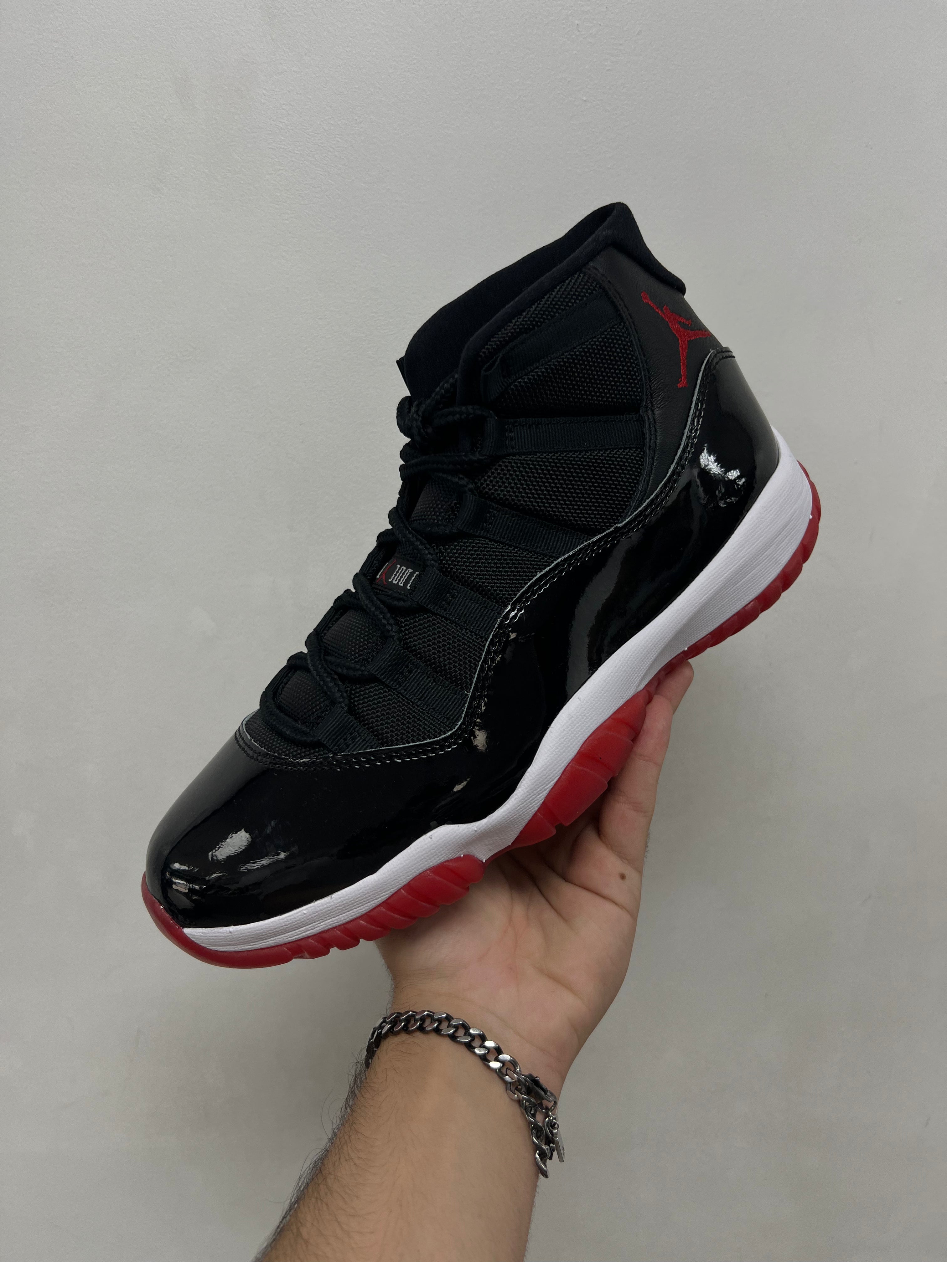 Jordan 11 Bred (2019) Sneakers