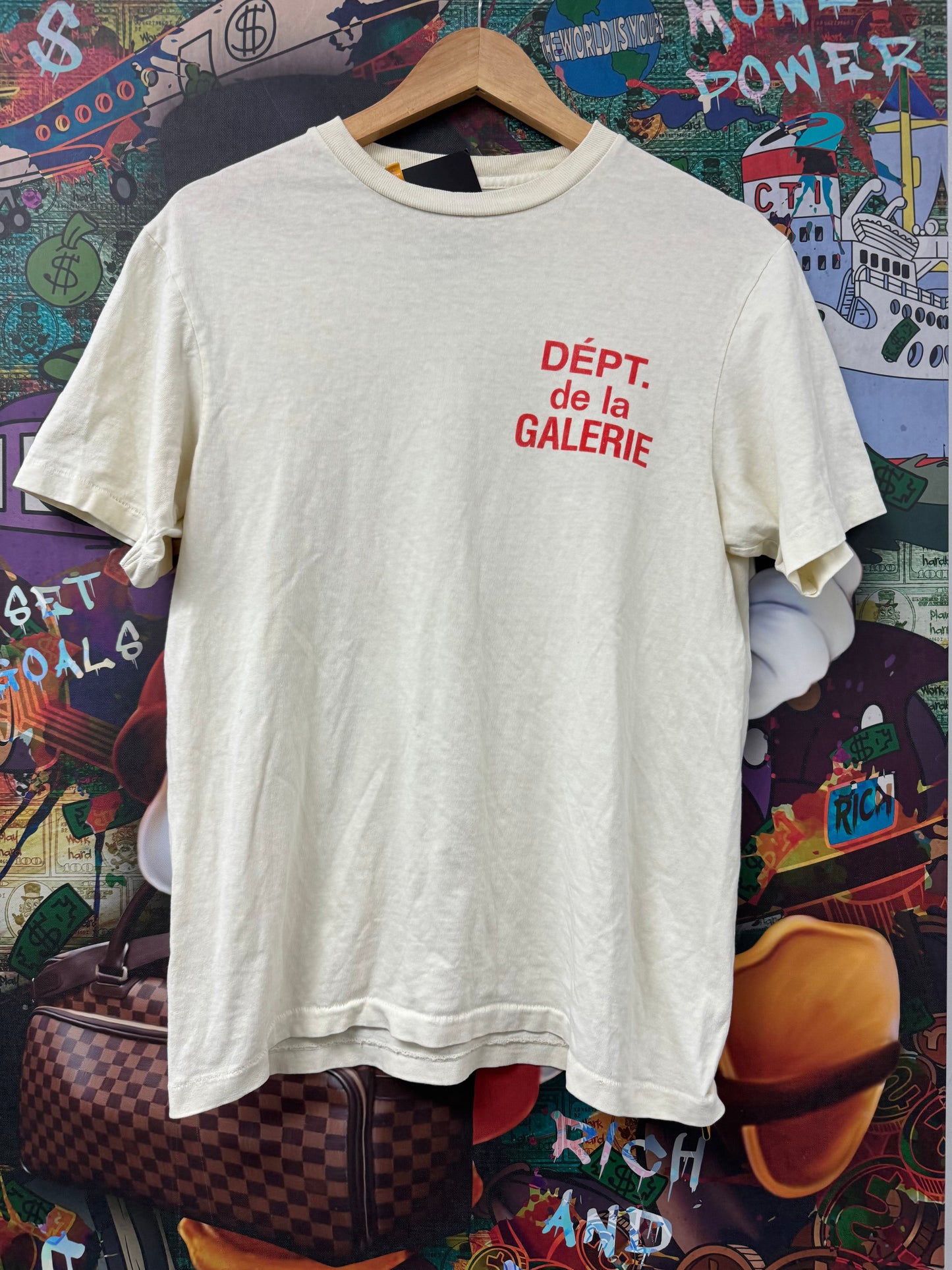 Gallery Cream Red Tee Used small  N/A