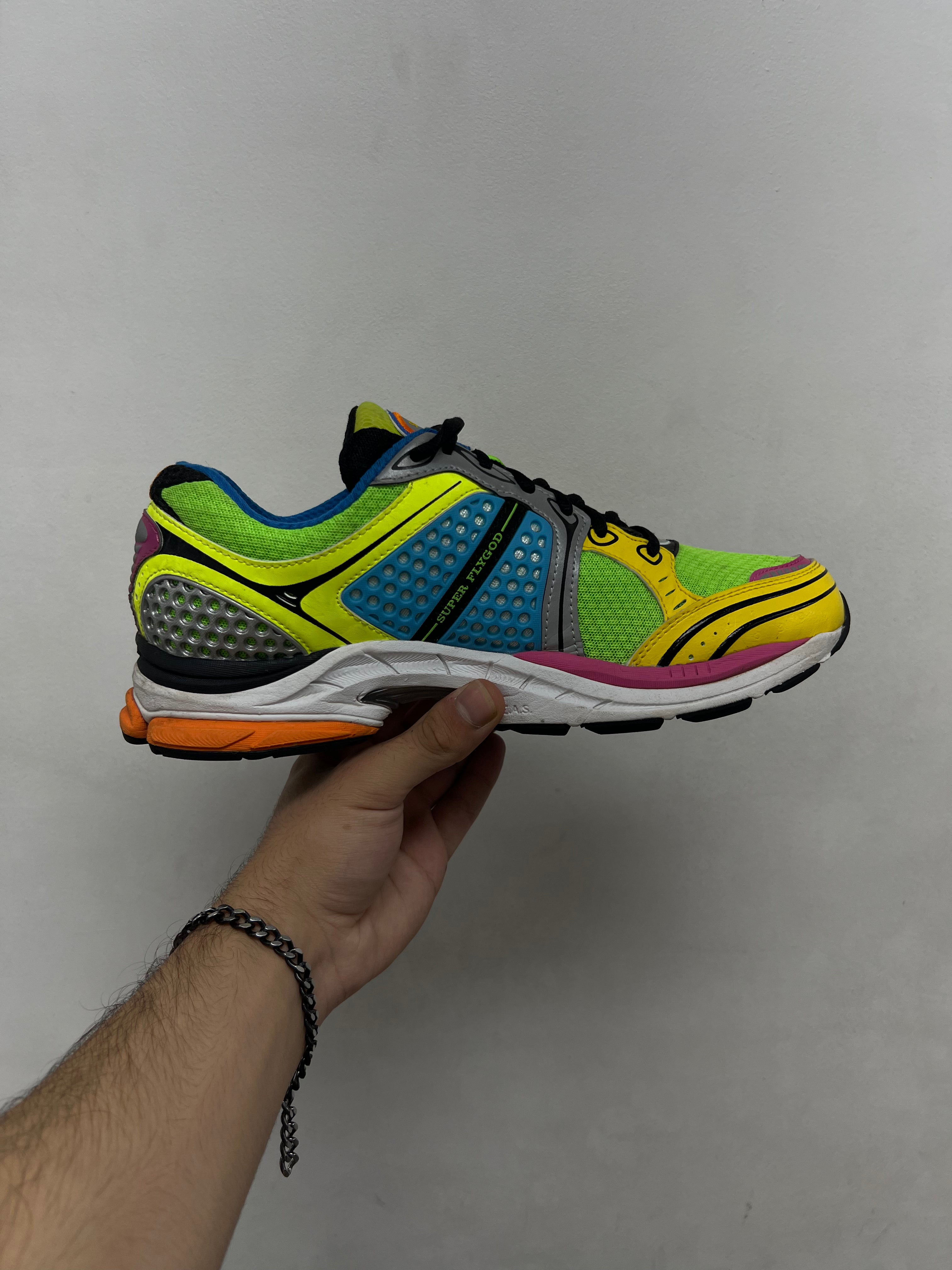 Saucony x Jae Tips Triumph 4 Super Flygod Sneakers