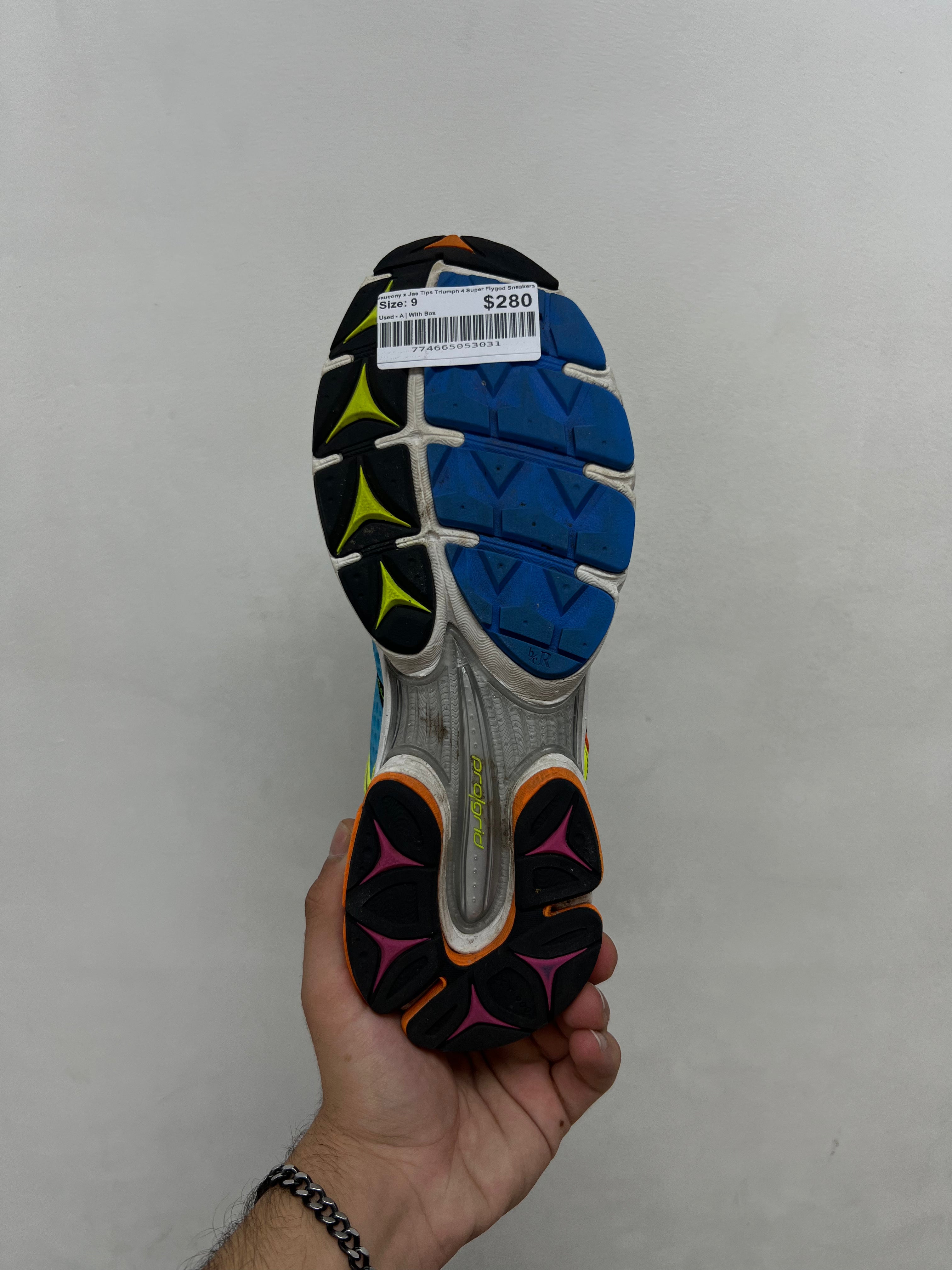 Saucony x Jae Tips Triumph 4 Super Flygod Sneakers