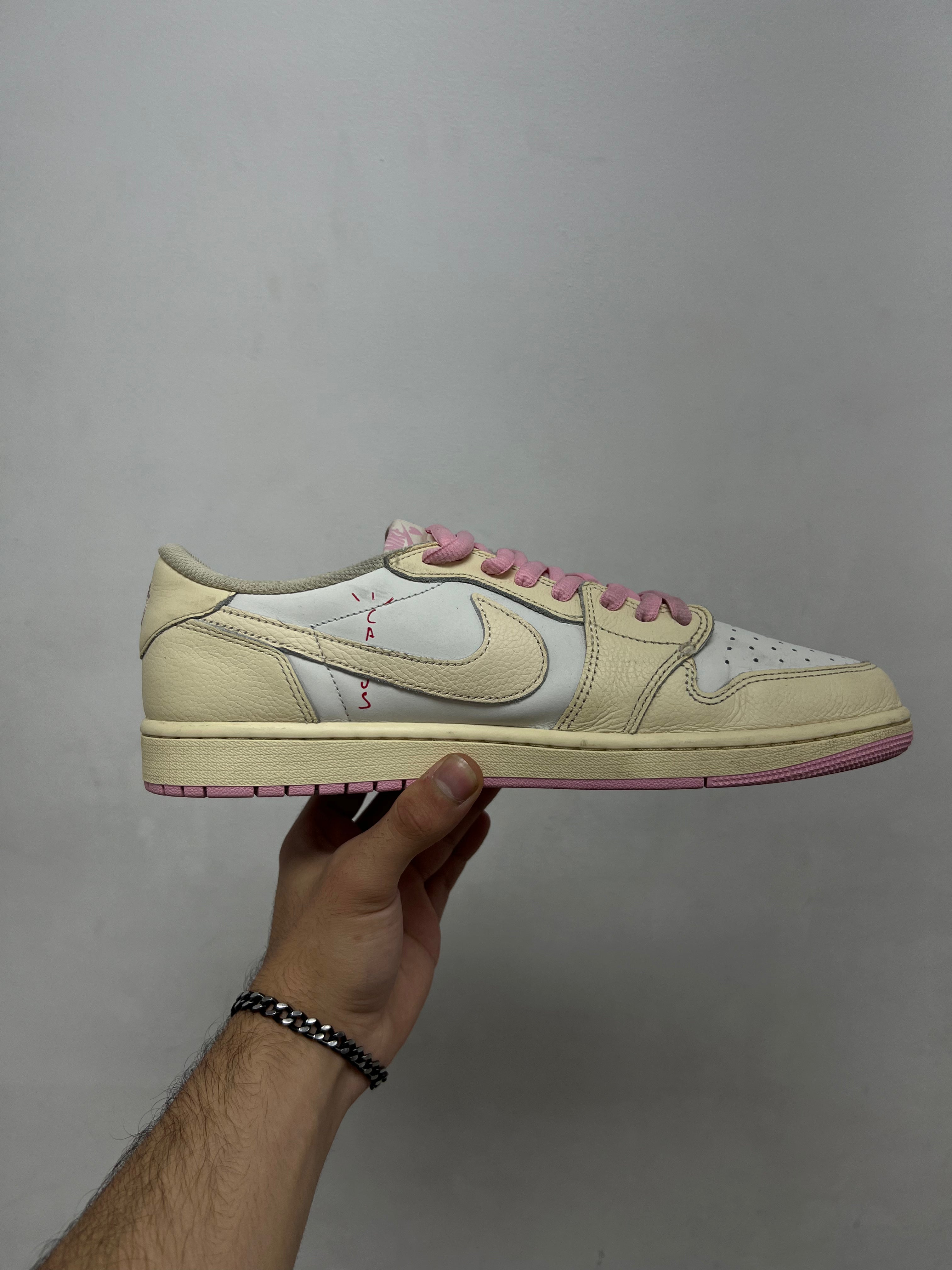 Jordan 1 Low Travis Scott Shy Pink Sneakers