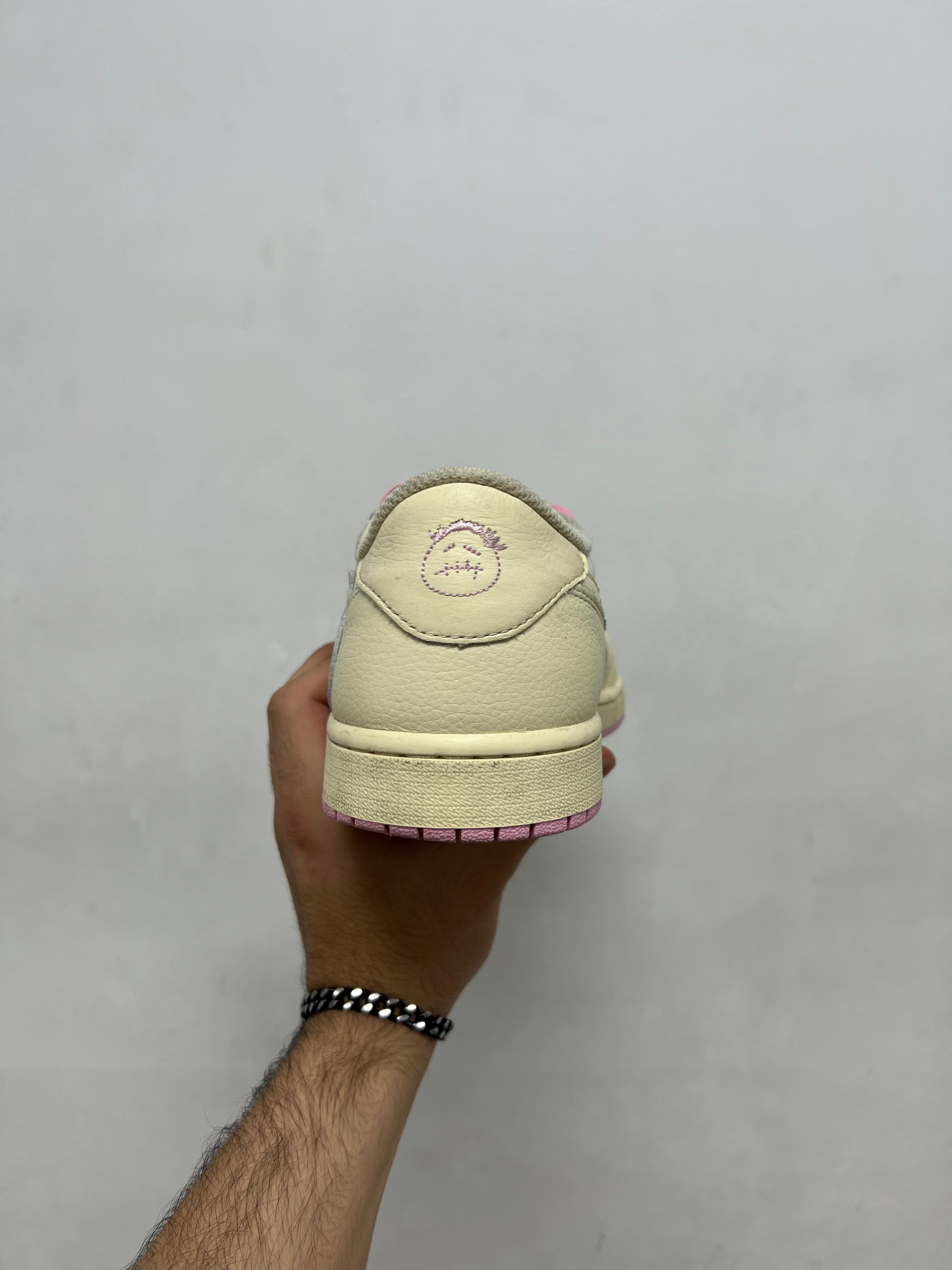 Jordan 1 Low Travis Scott Shy Pink Sneakers