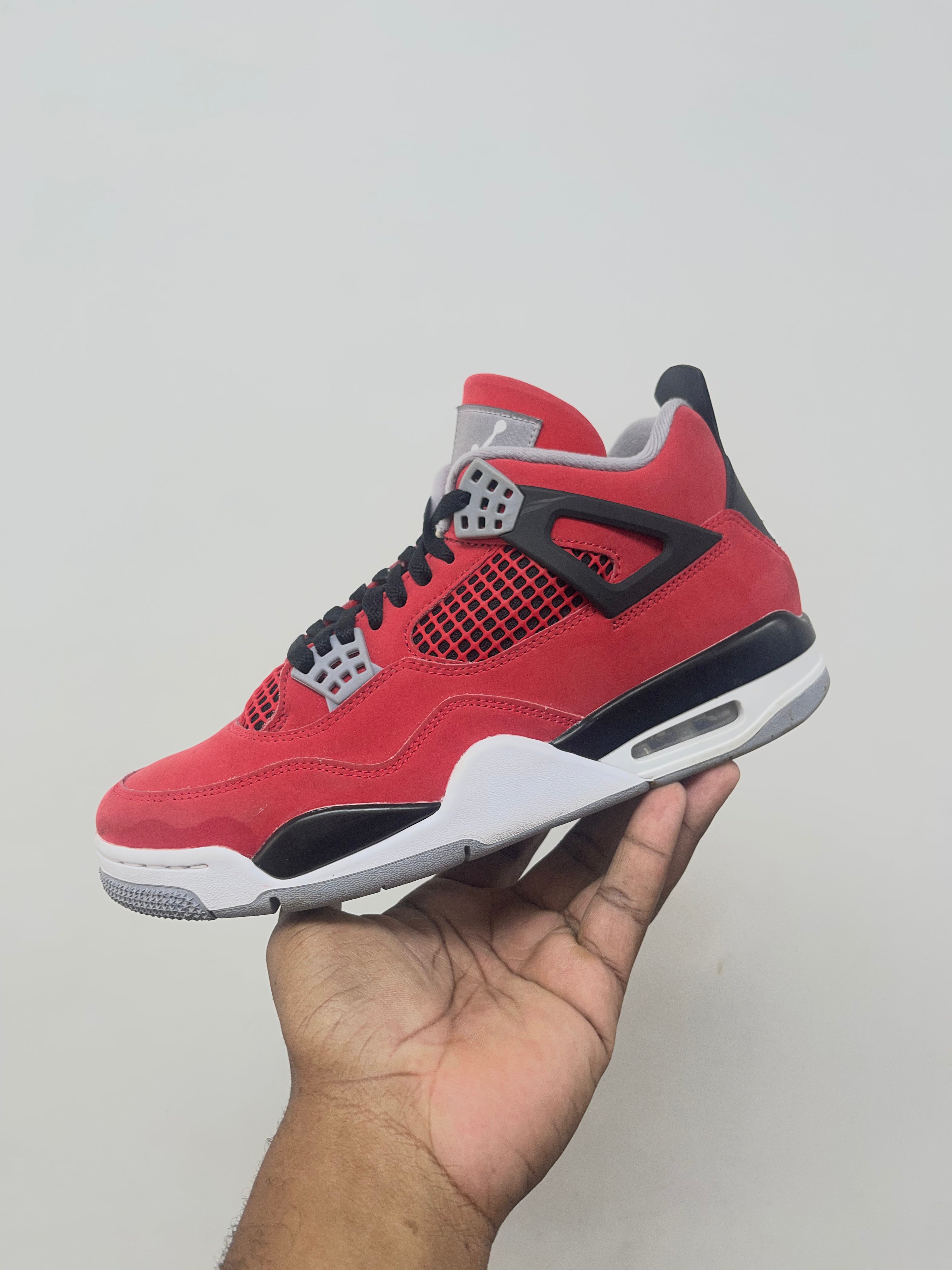 Jordan 4 Toro Sneakers