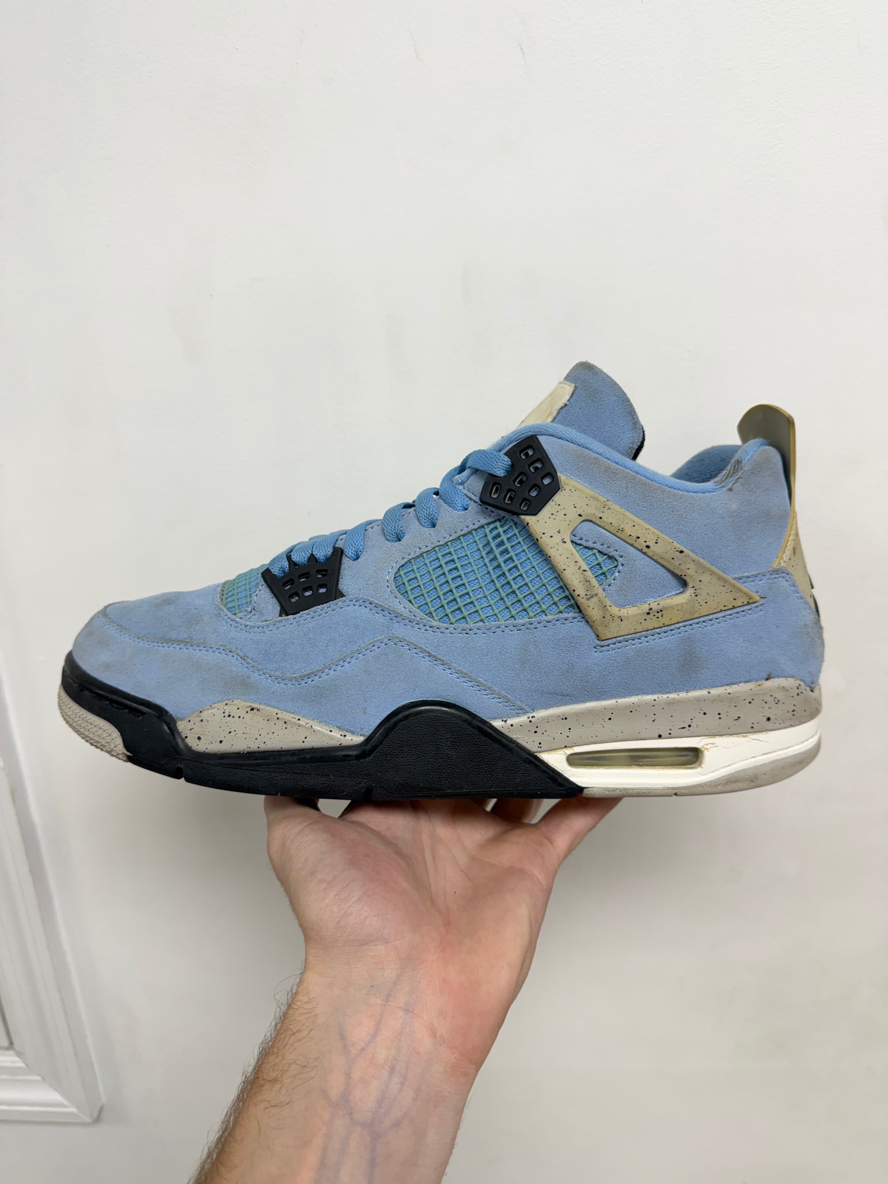 Jordan 4 University Blue Sneakers