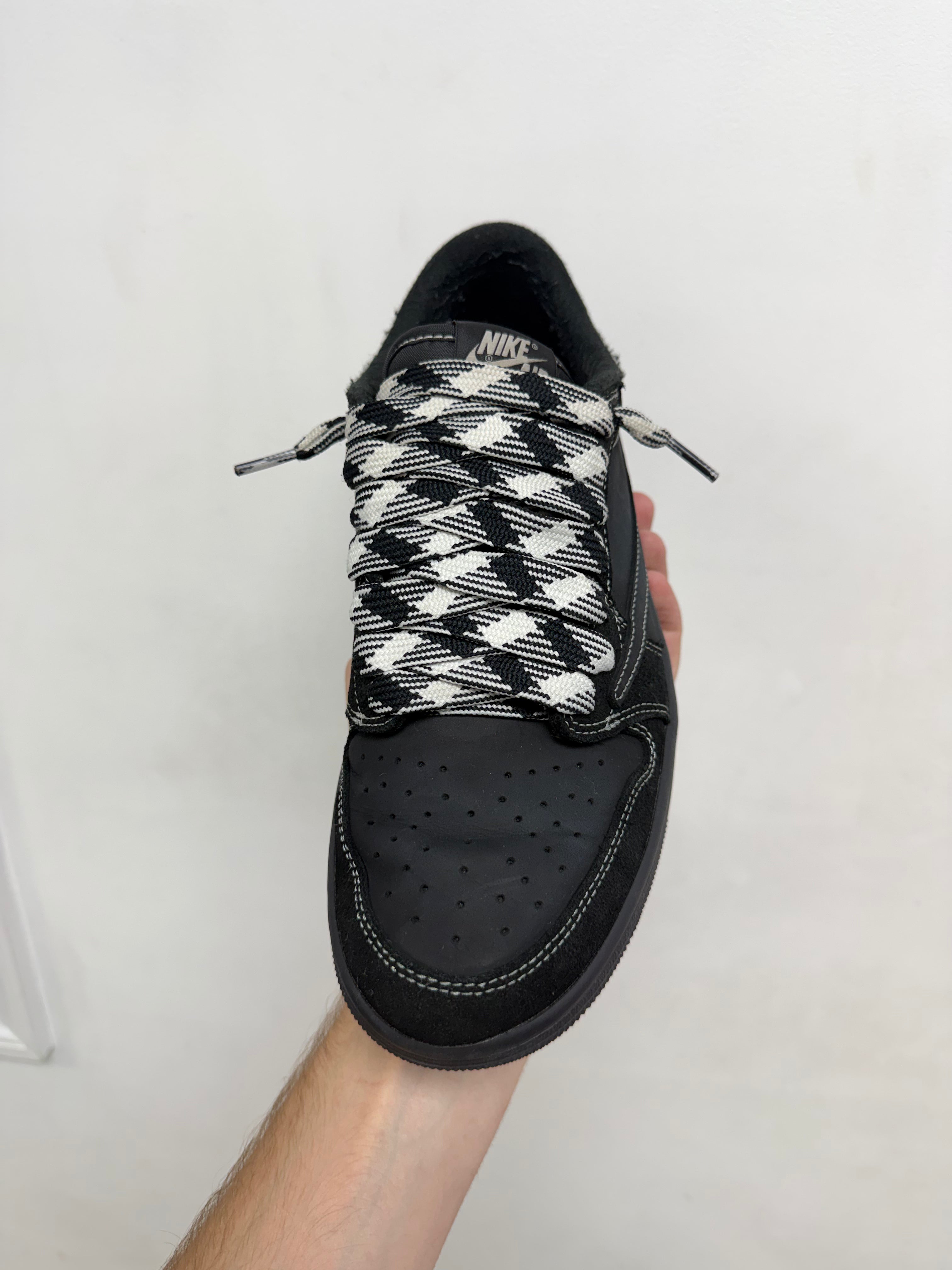 Jordan 1 Low Travis Scott Phantom Sneakers