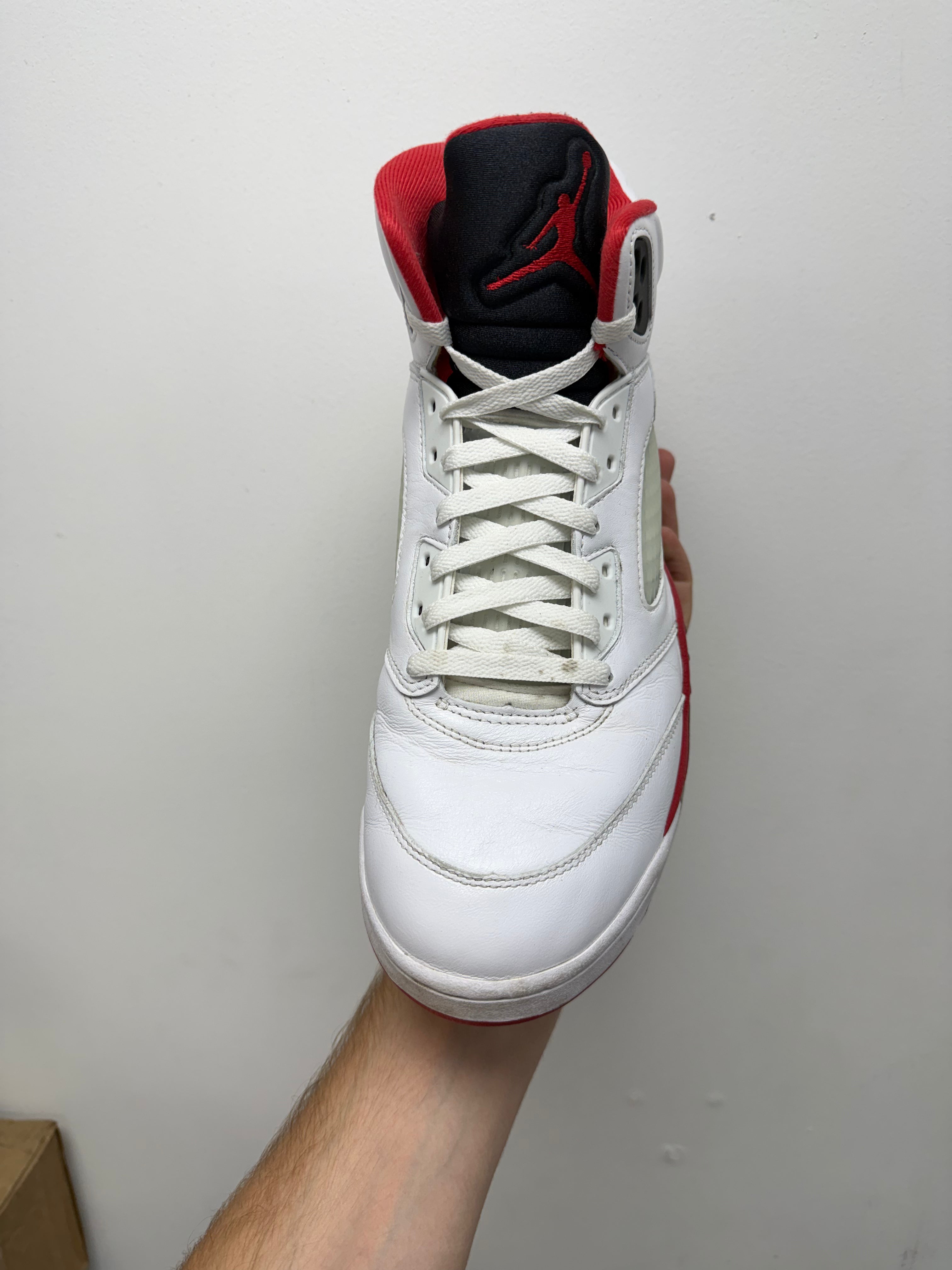Jordan 5 Fire Red Sneakers