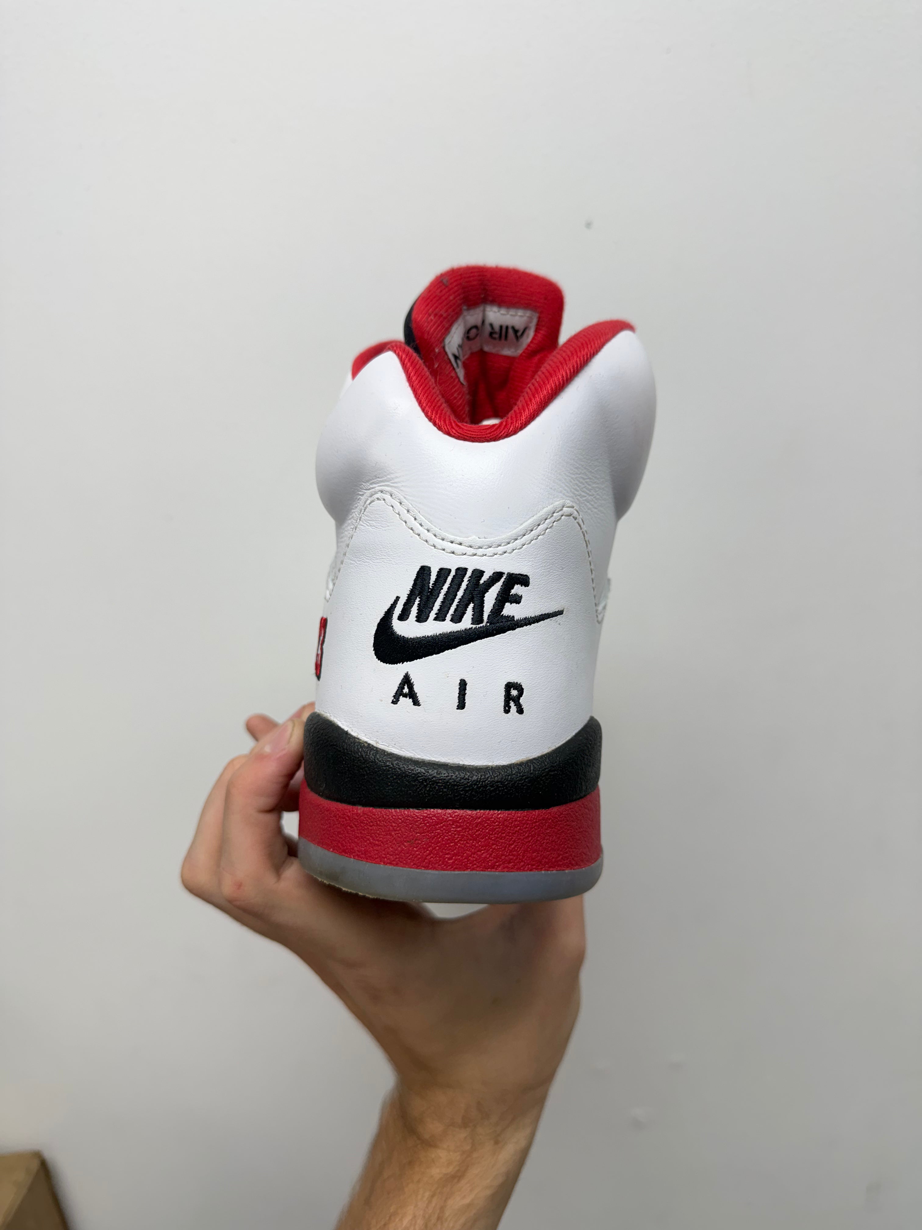 Jordan 5 Fire Red Sneakers